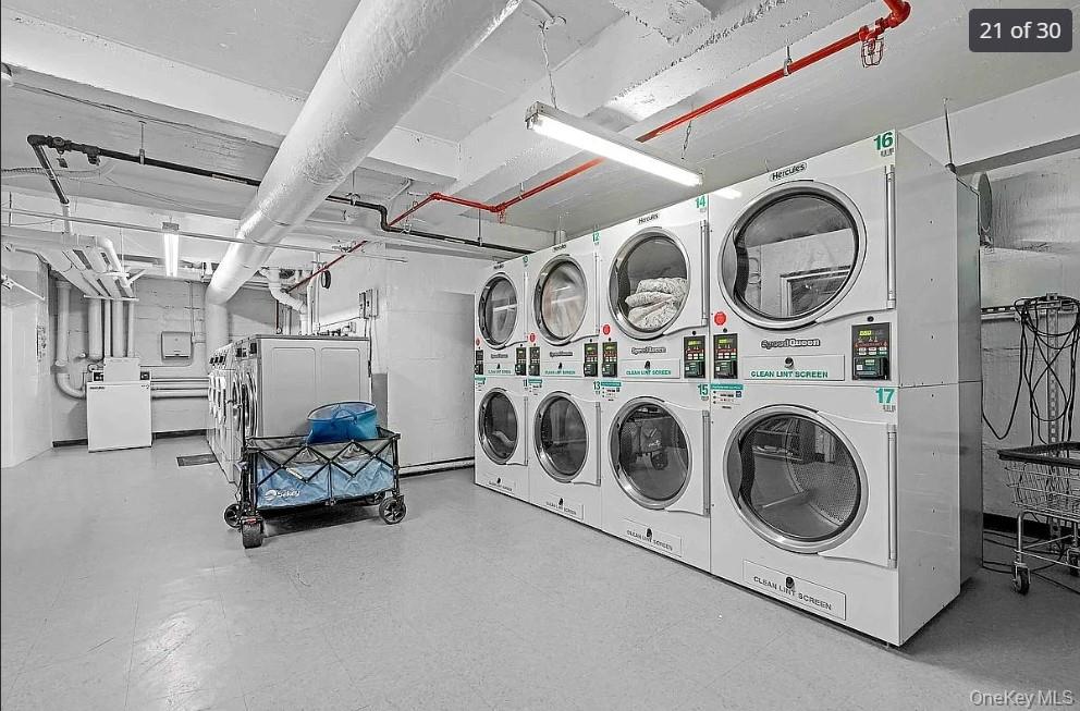 224-24 Union Turnpike 6-G Oakland Gardens Oakland Gardens, NY 11364