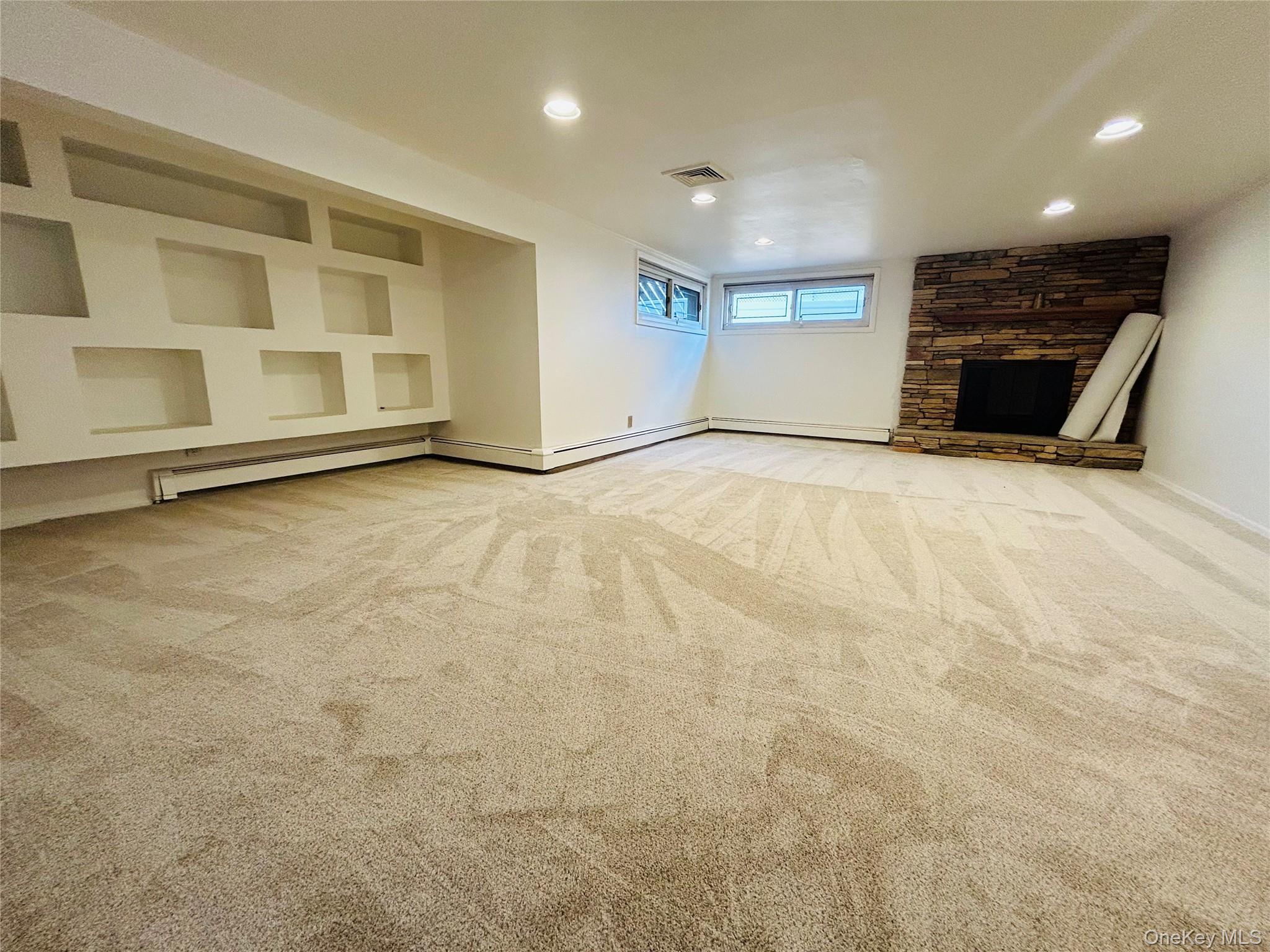 16 Middle Lane Jericho Jericho, NY 11753