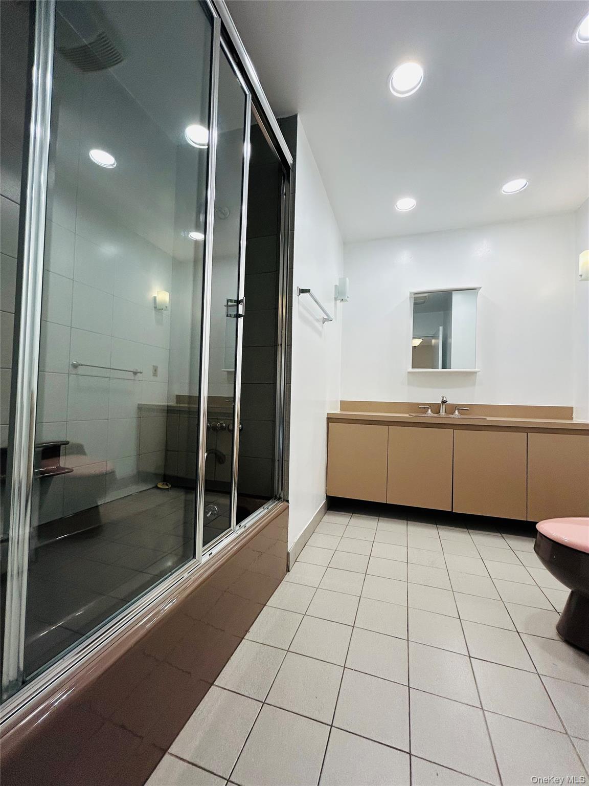 16 Middle Lane Jericho Jericho, NY 11753