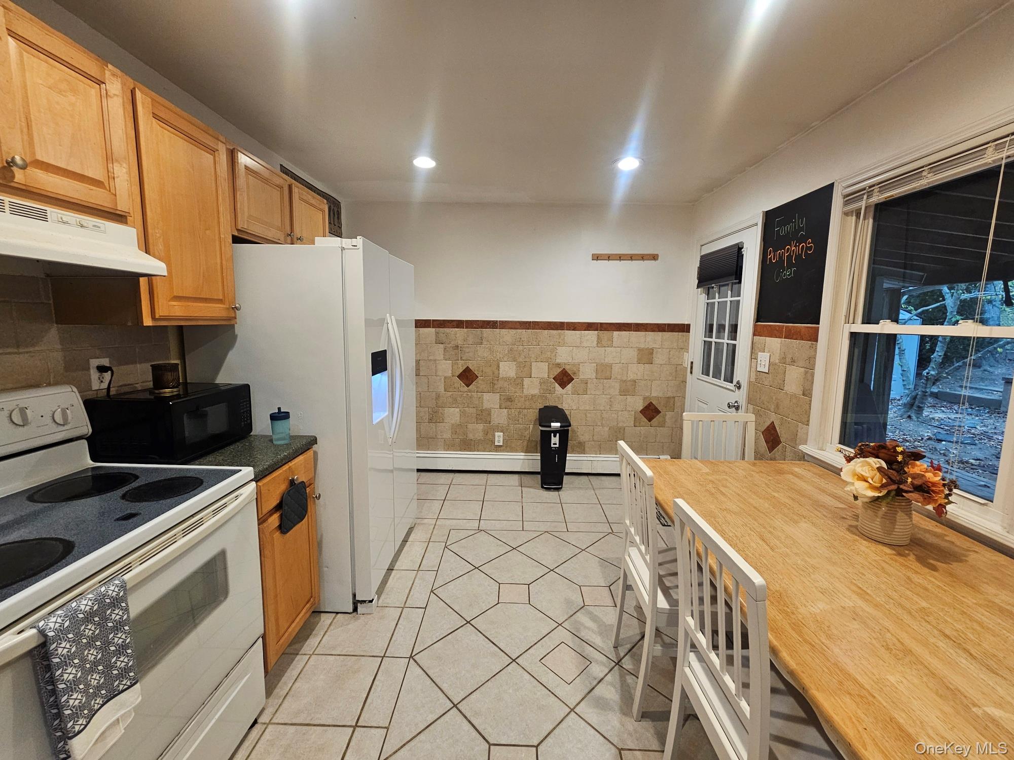 11 Edgewood Avenue Farmingville Farmingville, NY 11738