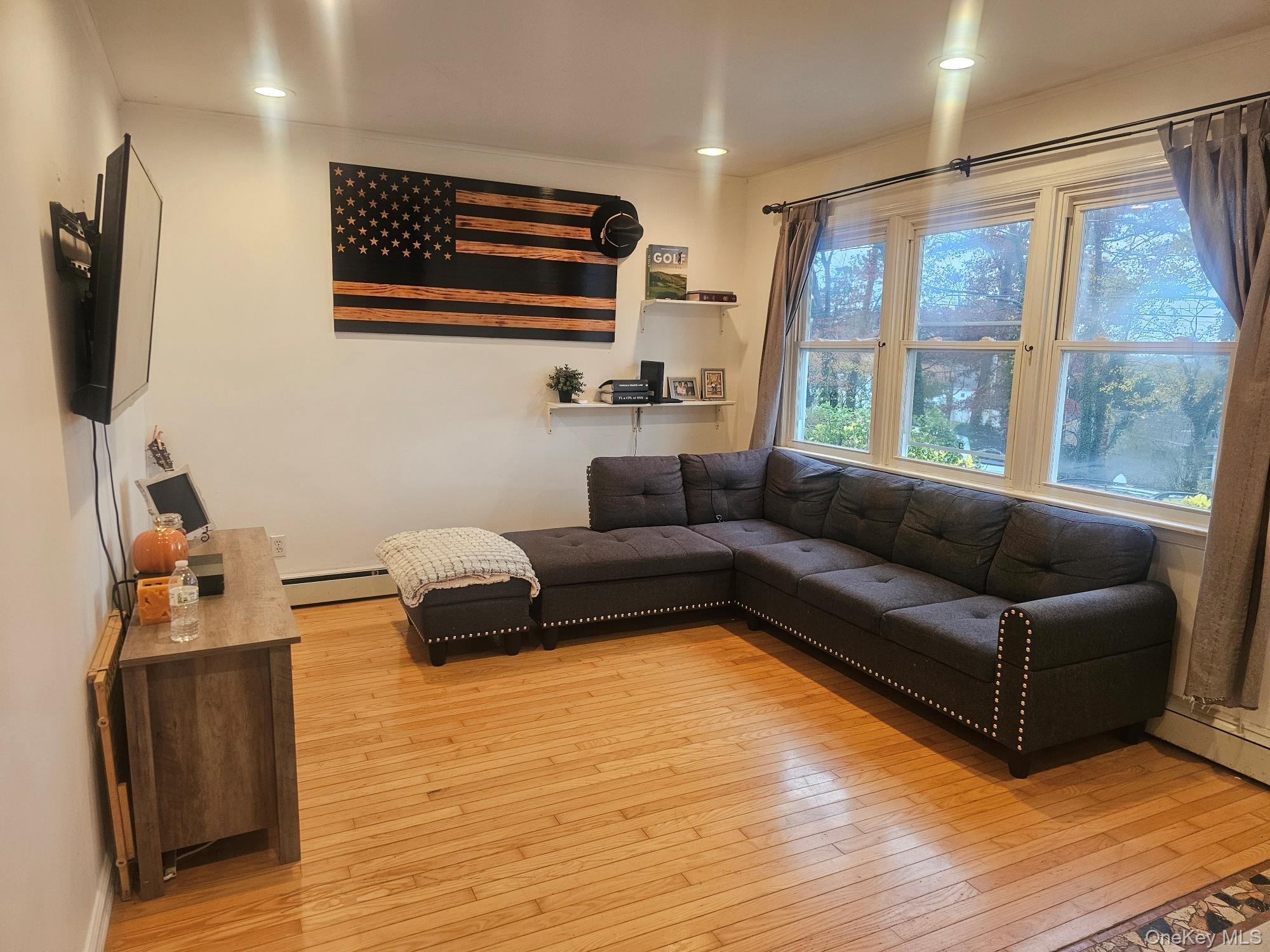 11 Edgewood Avenue Farmingville Farmingville, NY 11738