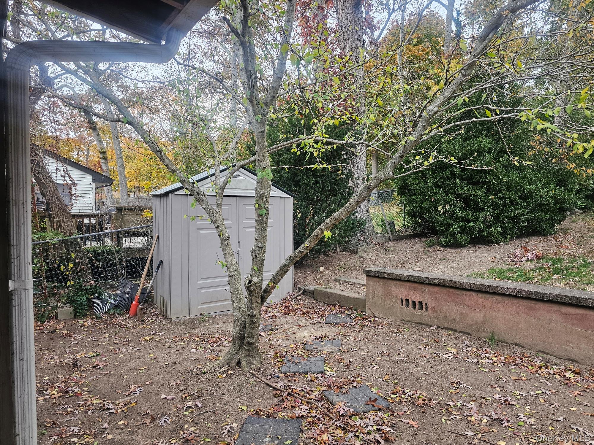 11 Edgewood Avenue Farmingville Farmingville, NY 11738