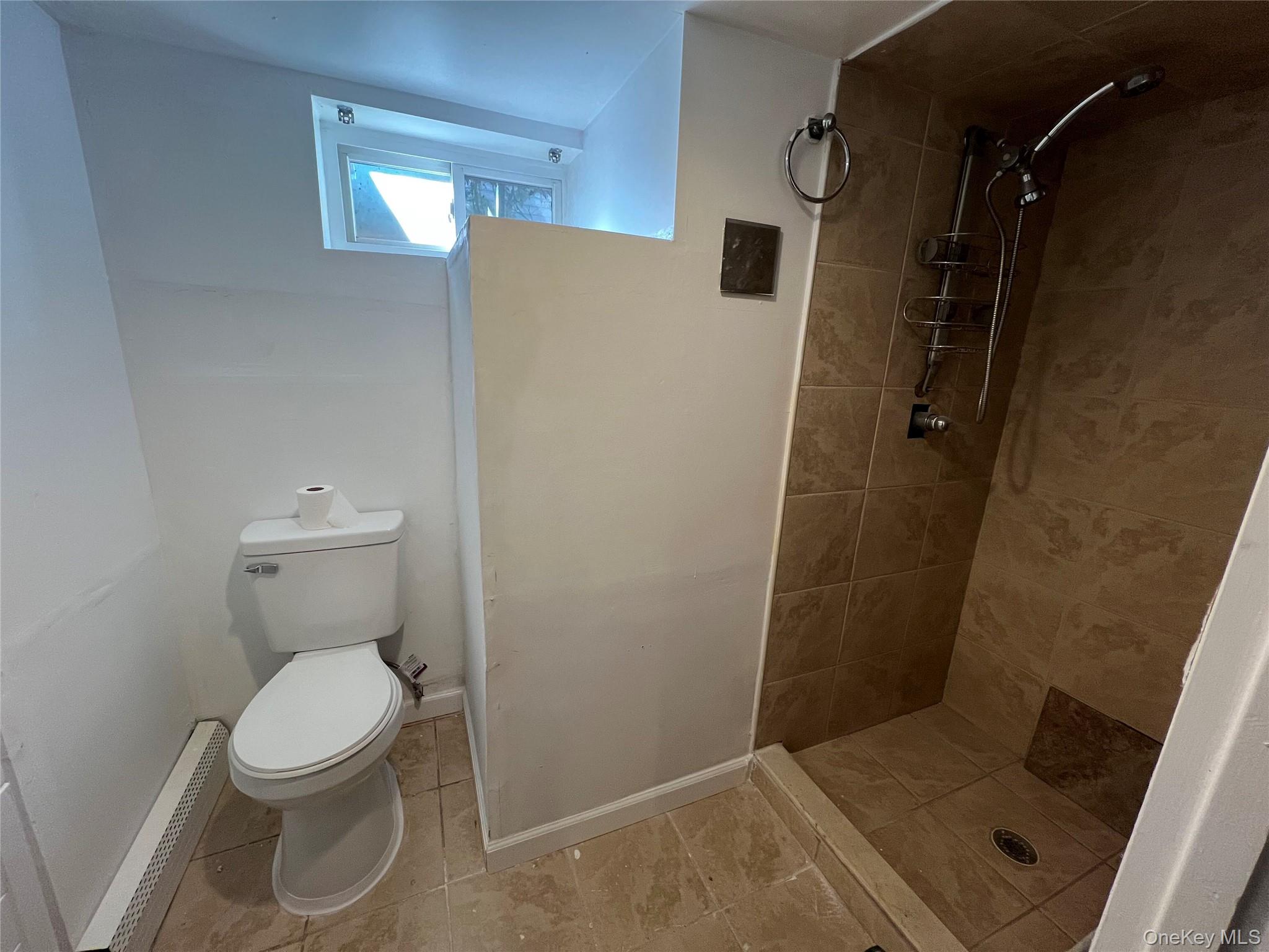 11 Edgewood Avenue Farmingville Farmingville, NY 11738