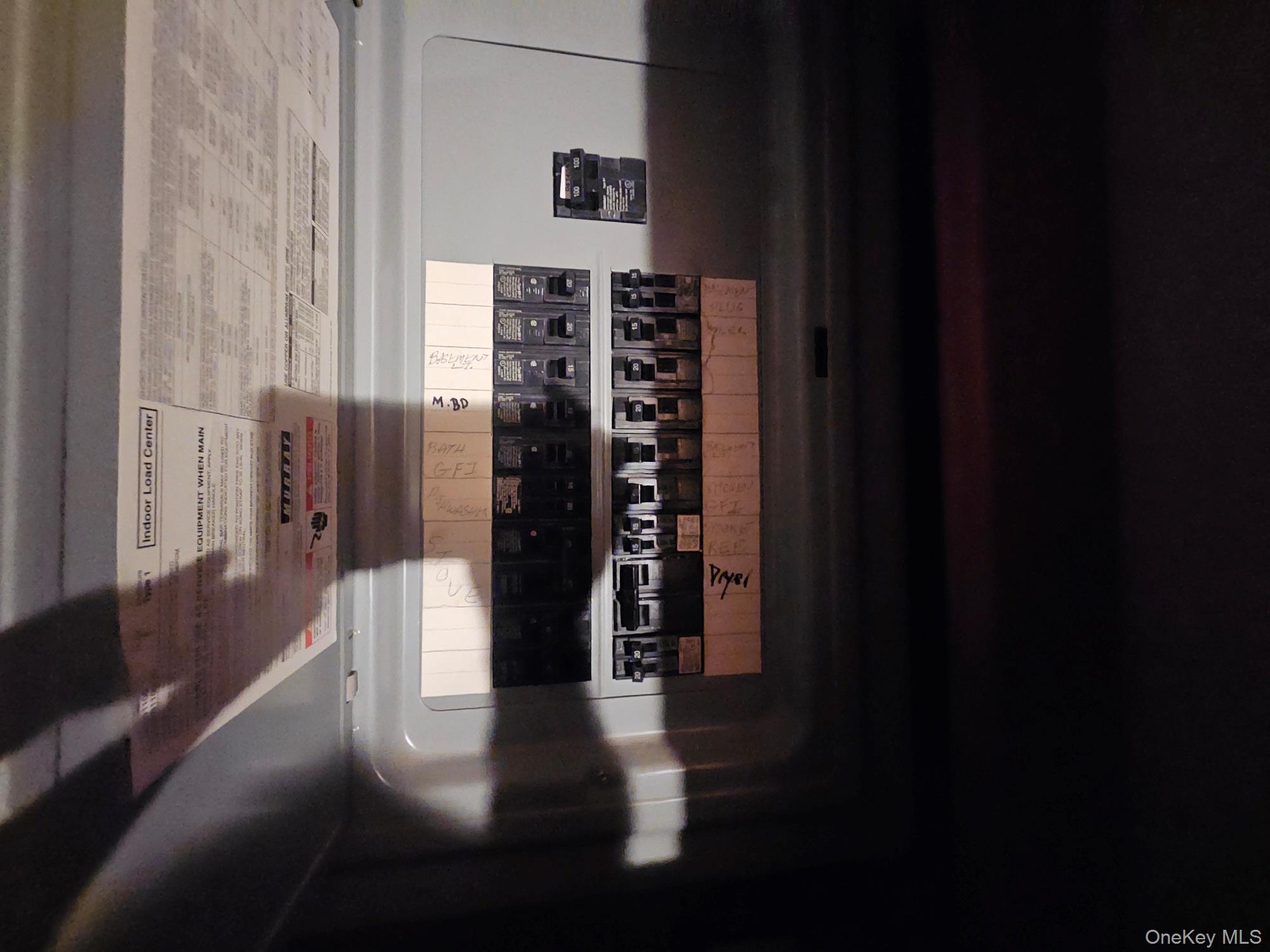 11 Edgewood Avenue Farmingville Farmingville, NY 11738