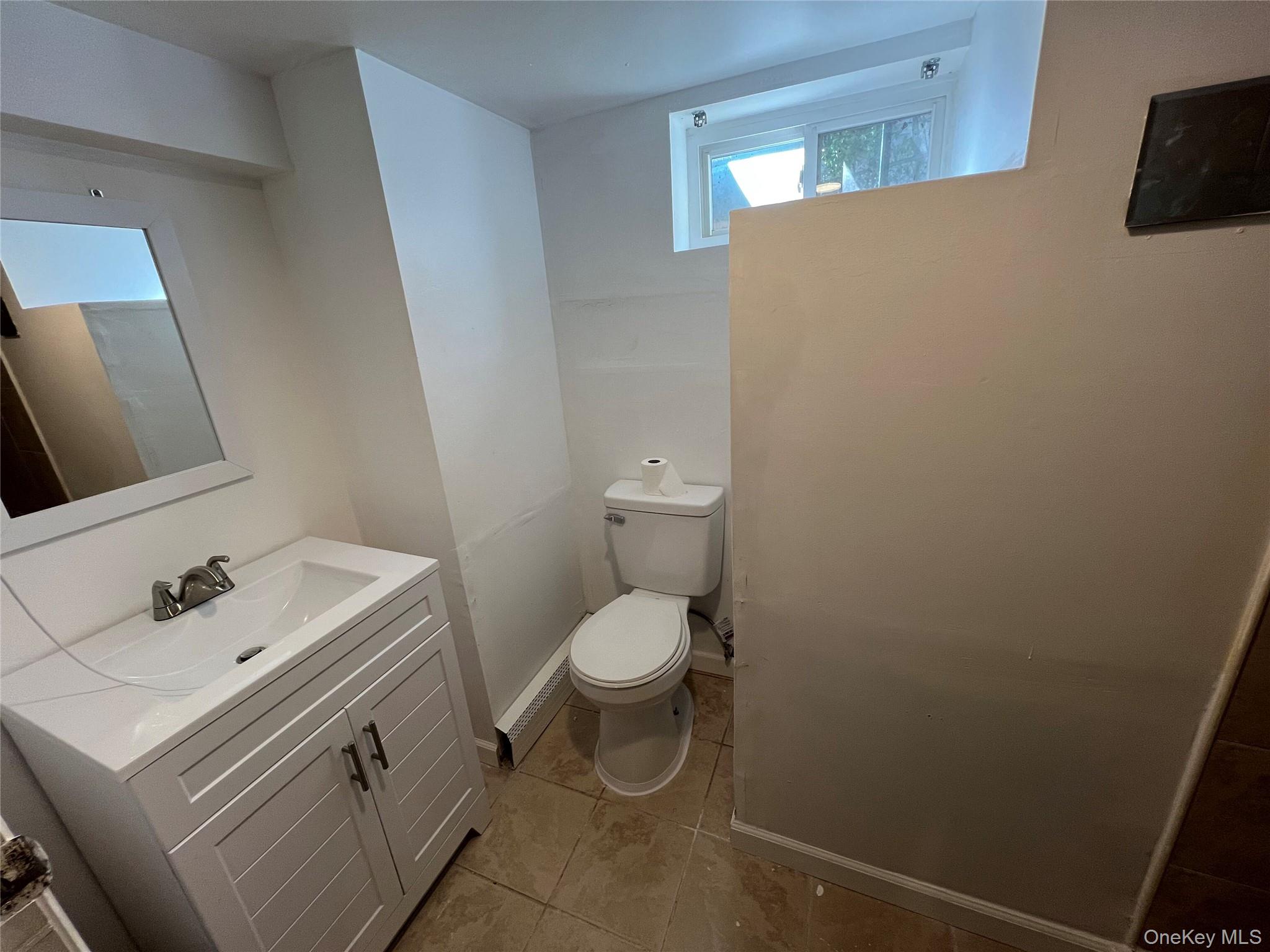 11 Edgewood Avenue Farmingville Farmingville, NY 11738