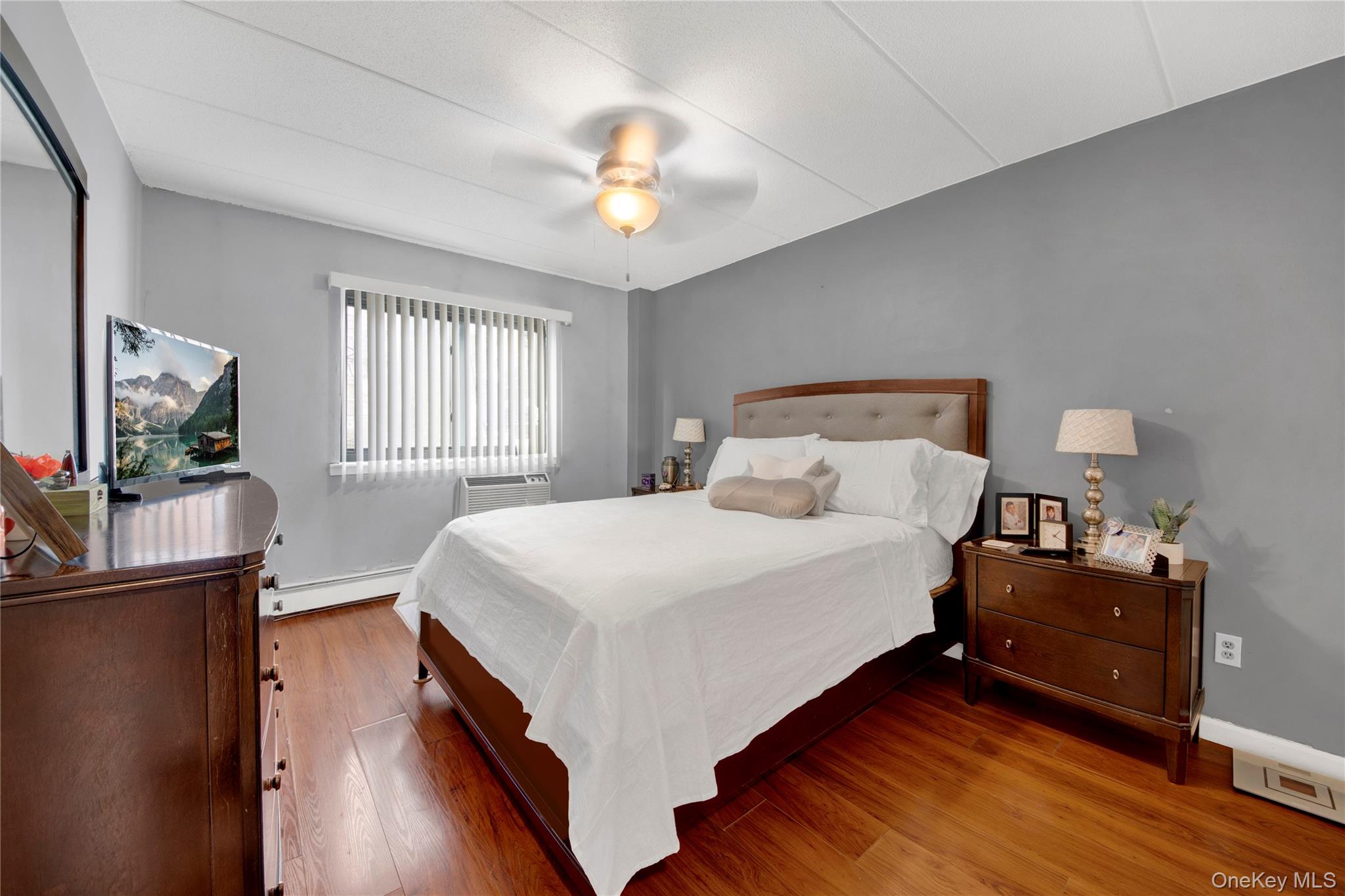 721 Thieriot Avenue Bronx, NY 10473