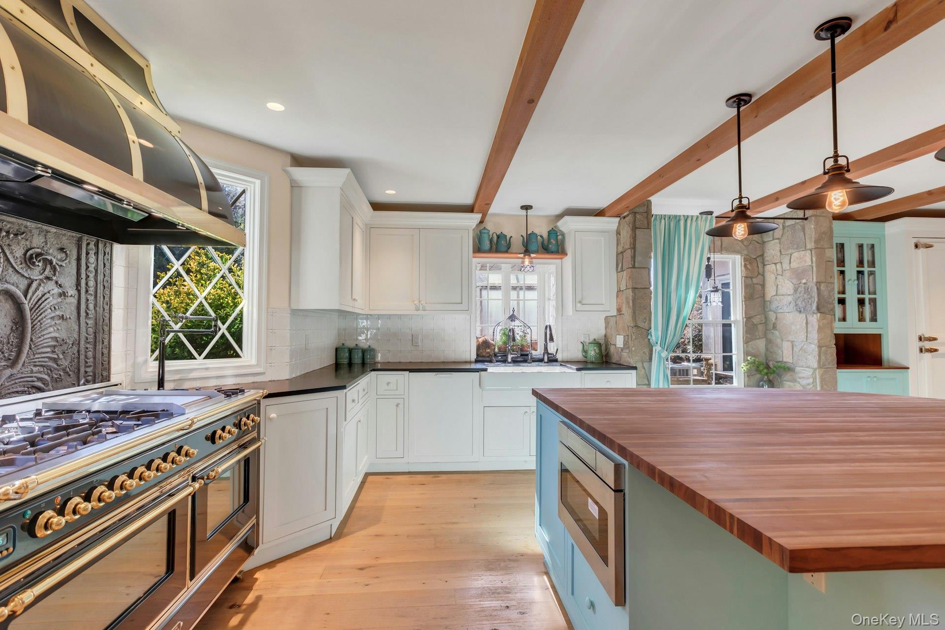 249 Gerritsen Avenue Bayport Bayport, NY 11705