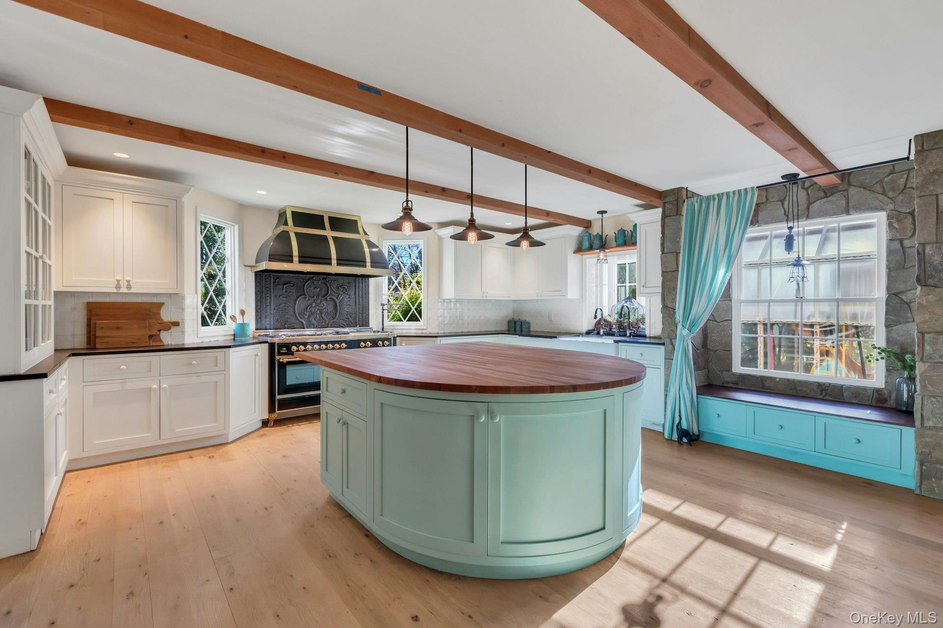 249 Gerritsen Avenue Bayport Bayport, NY 11705