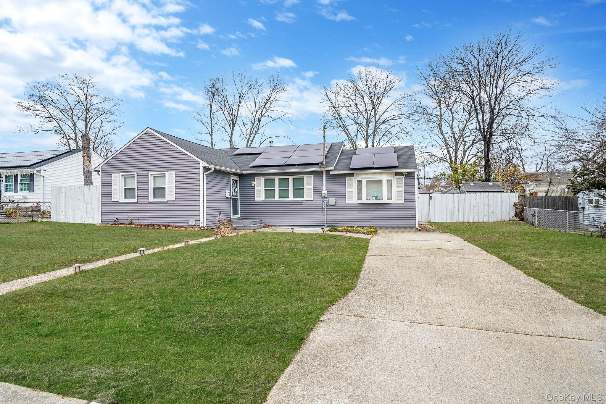 13 Poplar Street Central Islip Central Islip, NY 11722