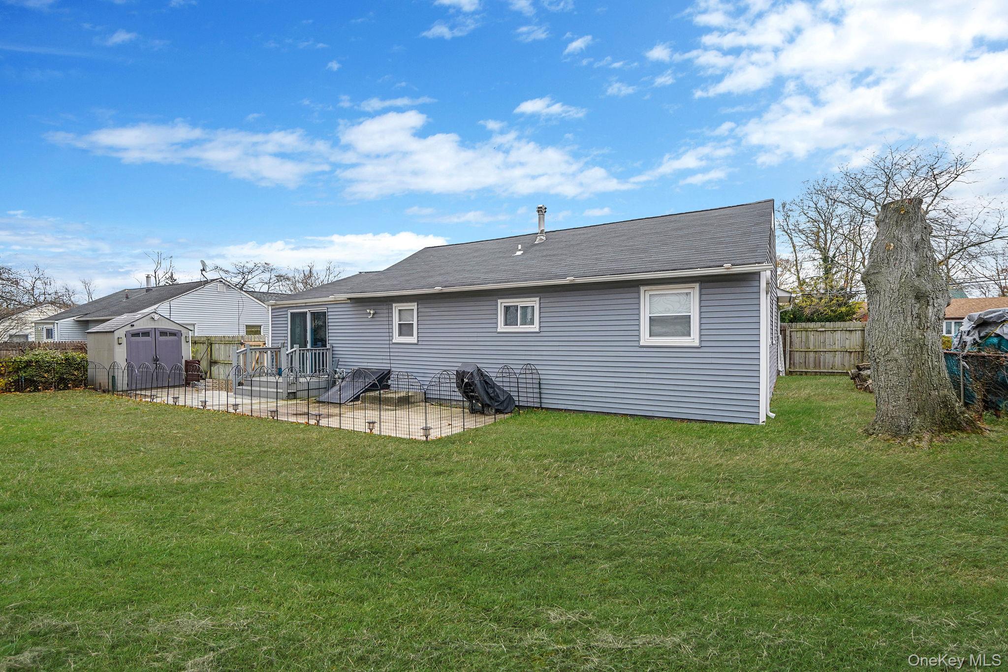 13 Poplar Street Central Islip Central Islip, NY 11722