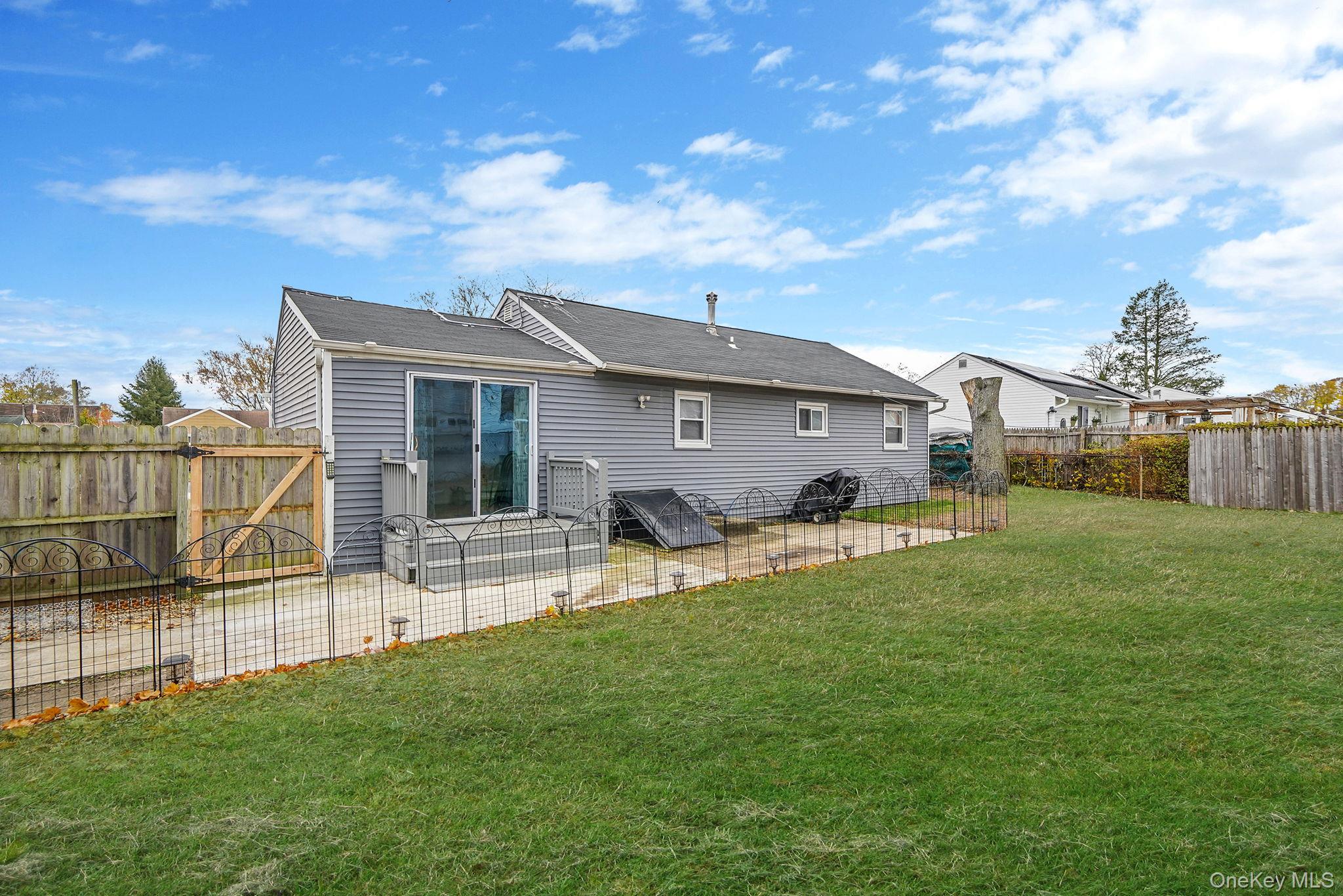 13 Poplar Street Central Islip Central Islip, NY 11722