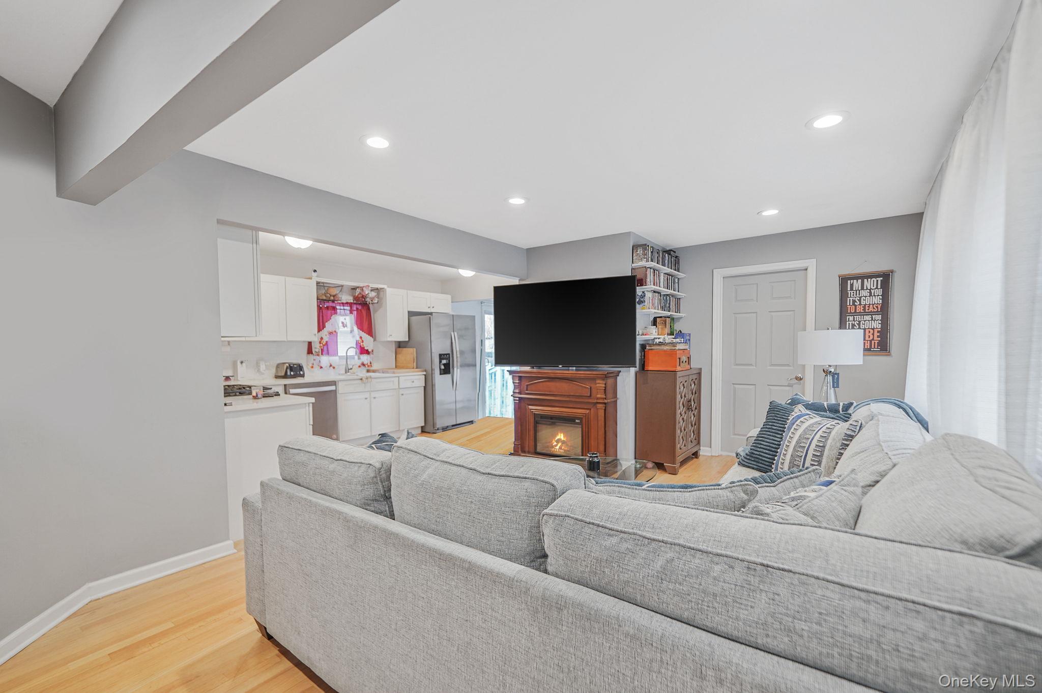 13 Poplar Street Central Islip Central Islip, NY 11722