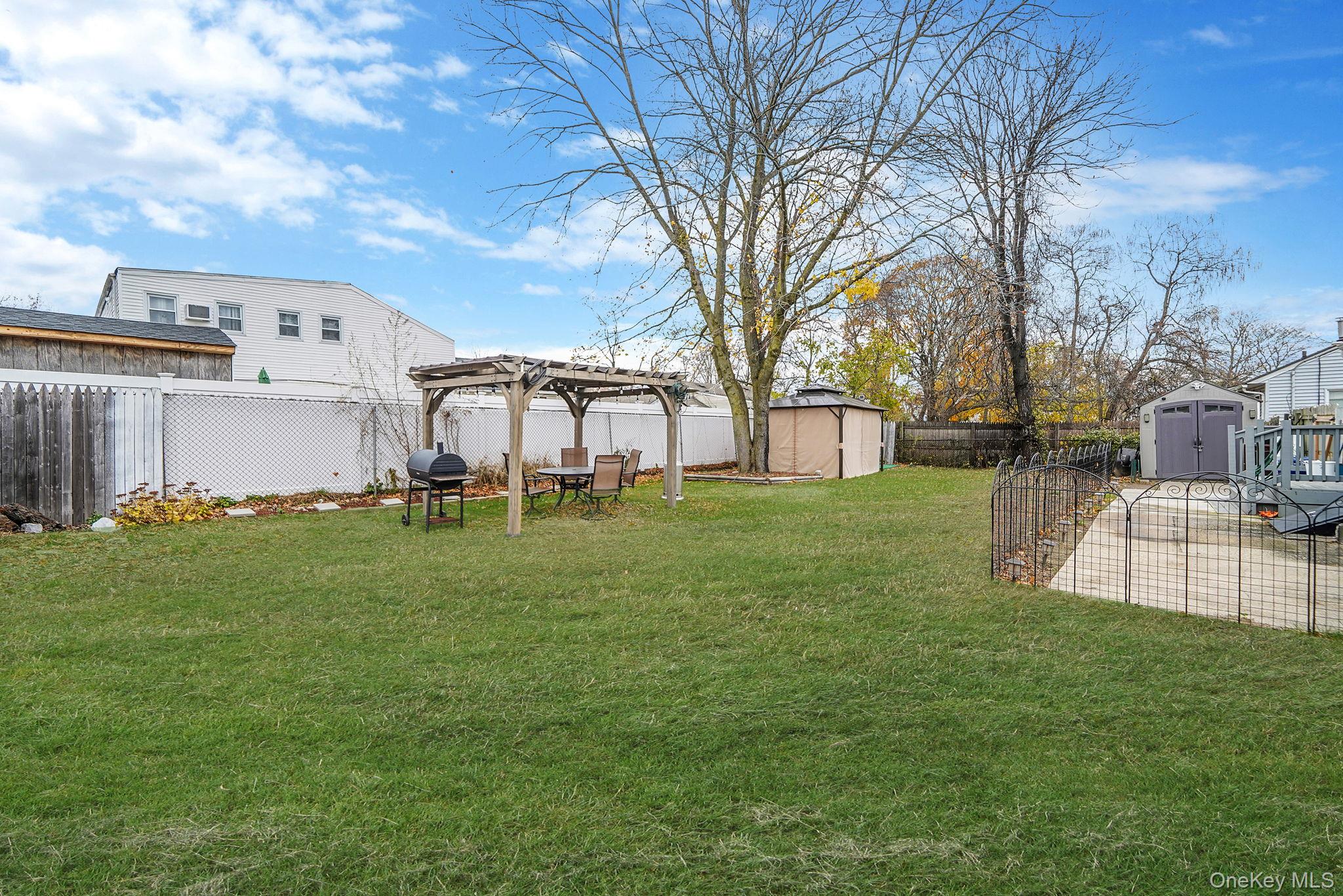 13 Poplar Street Central Islip Central Islip, NY 11722