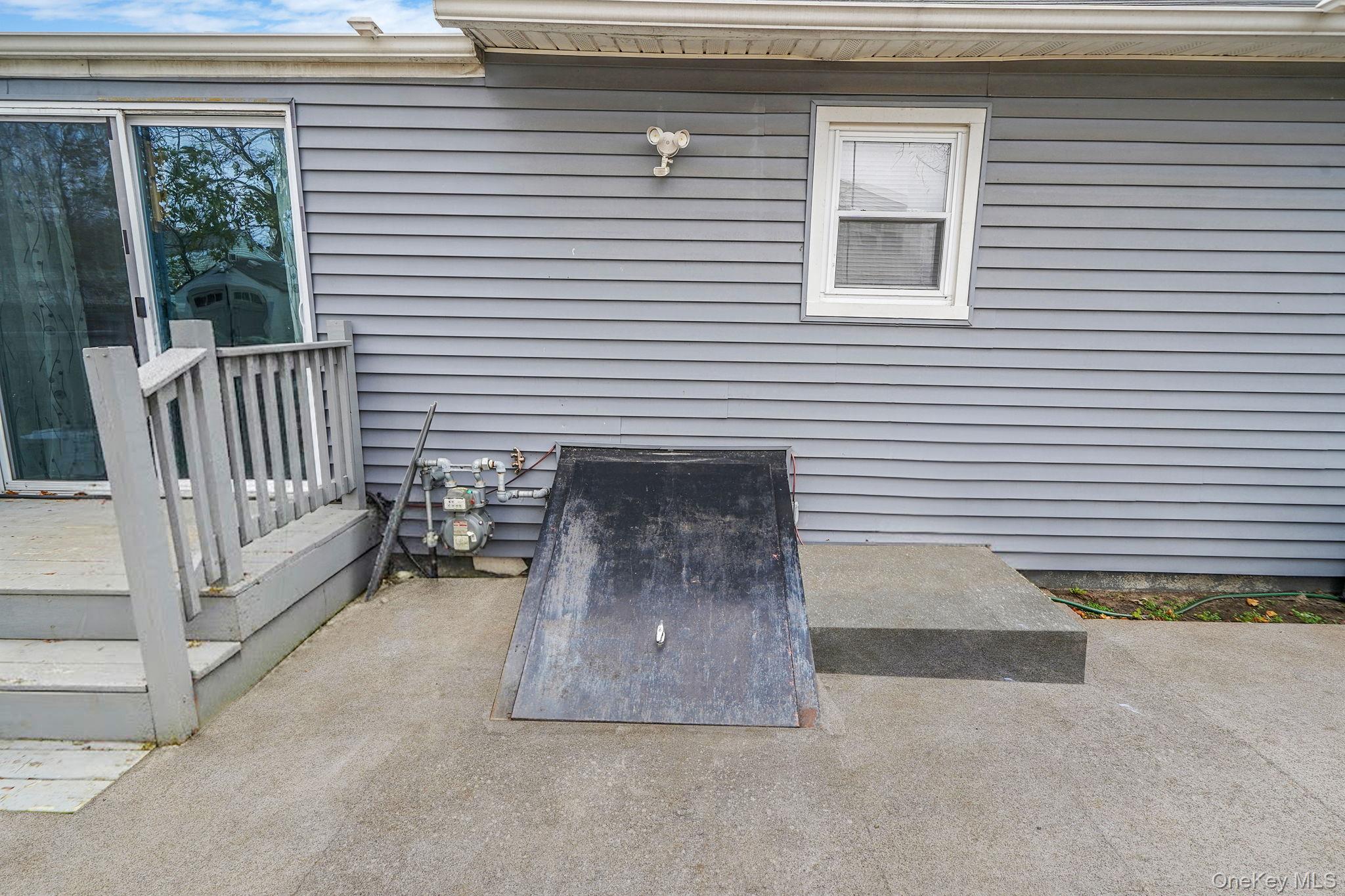 13 Poplar Street Central Islip Central Islip, NY 11722