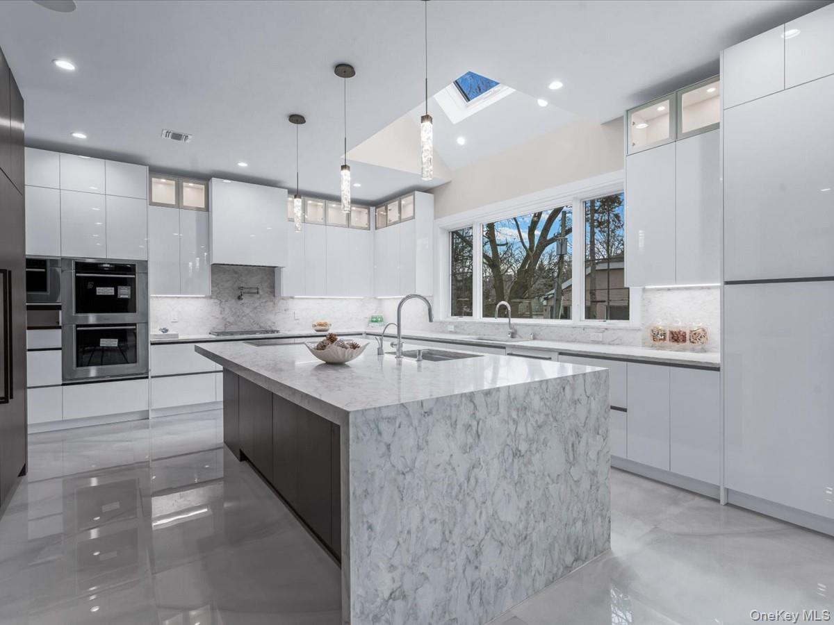 6 Hickory Drive Great Neck Great Neck, NY 11021