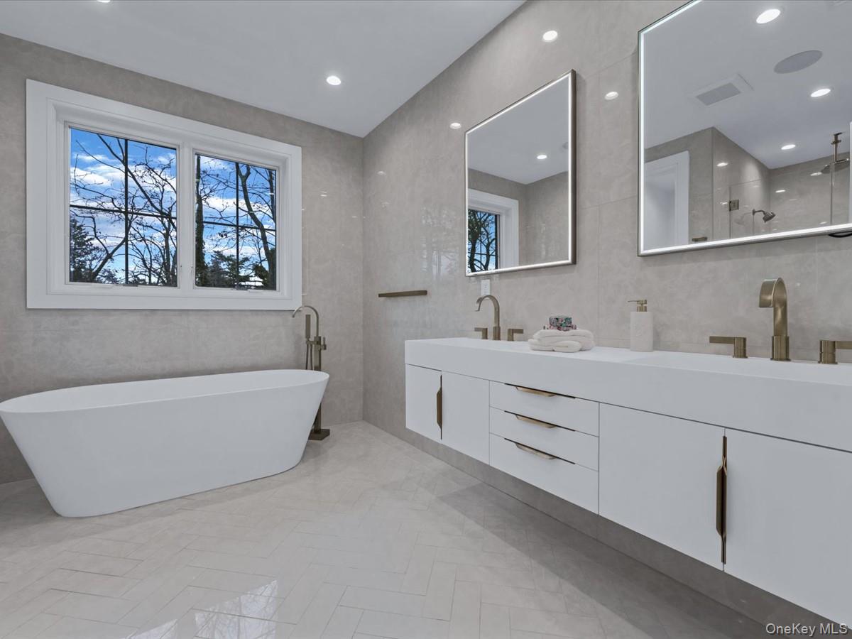 6 Hickory Drive Great Neck Great Neck, NY 11021