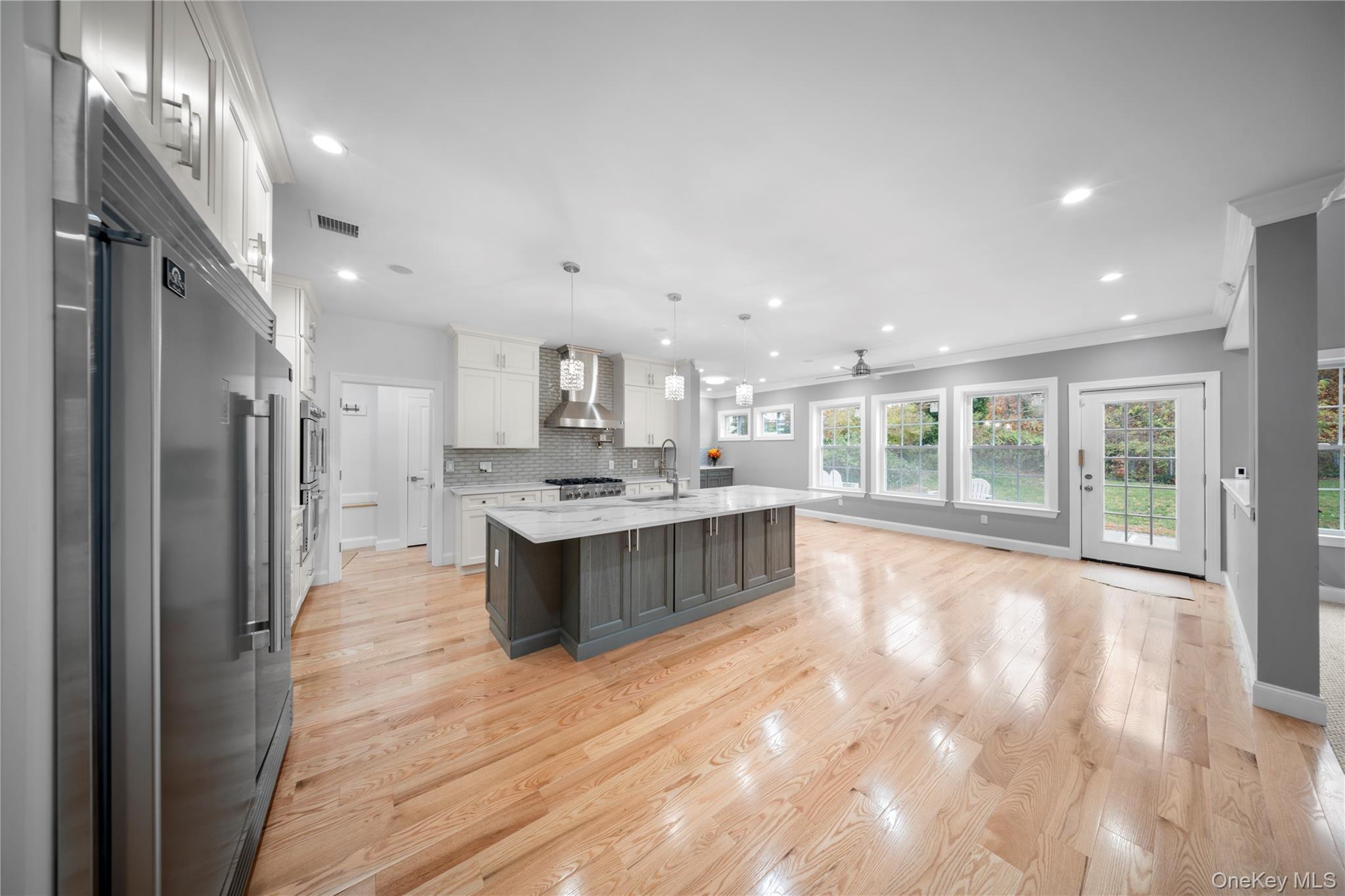 4 Coventry Court Wheatley Heights Wheatley Heights, NY 11798