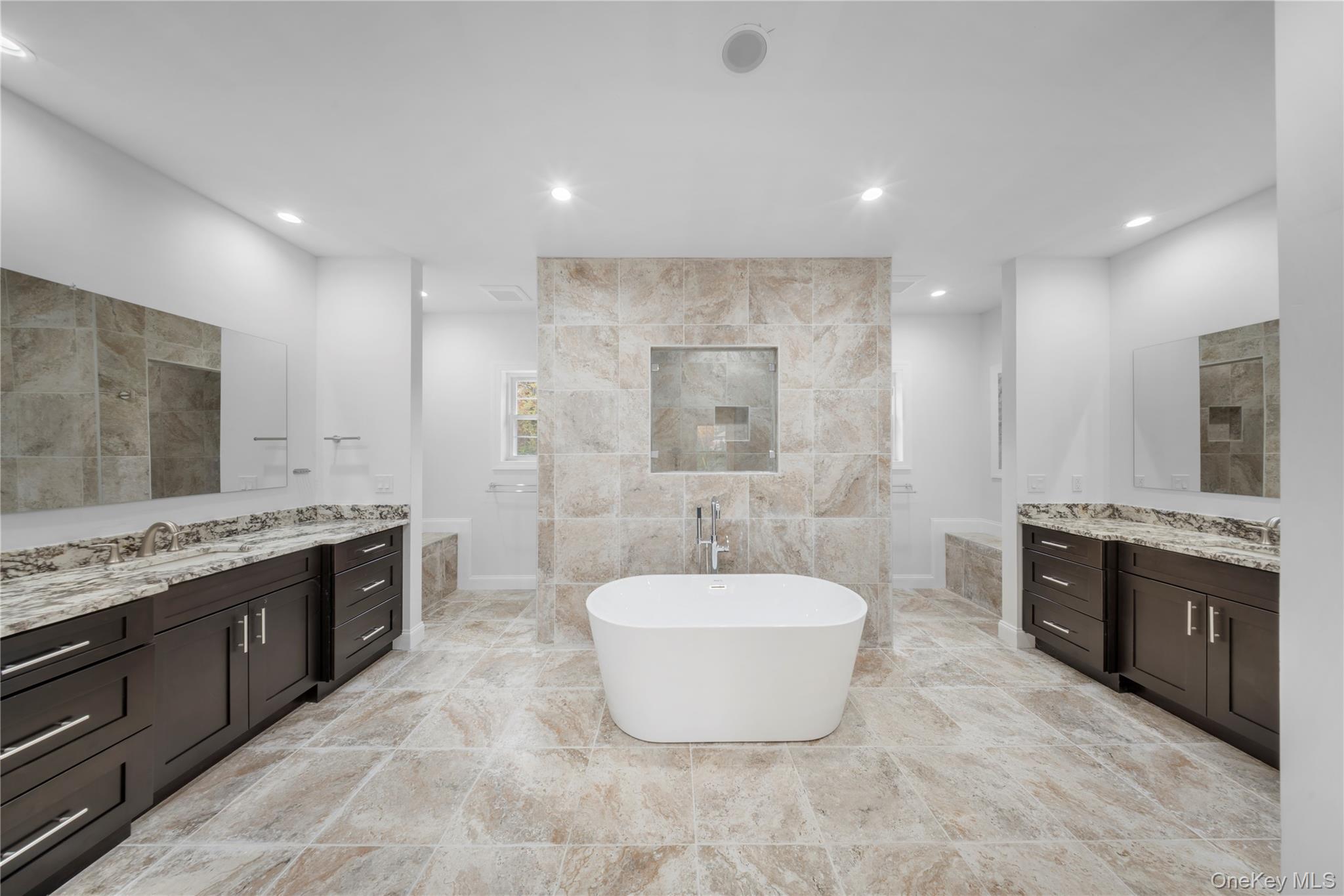 4 Coventry Court Wheatley Heights Wheatley Heights, NY 11798