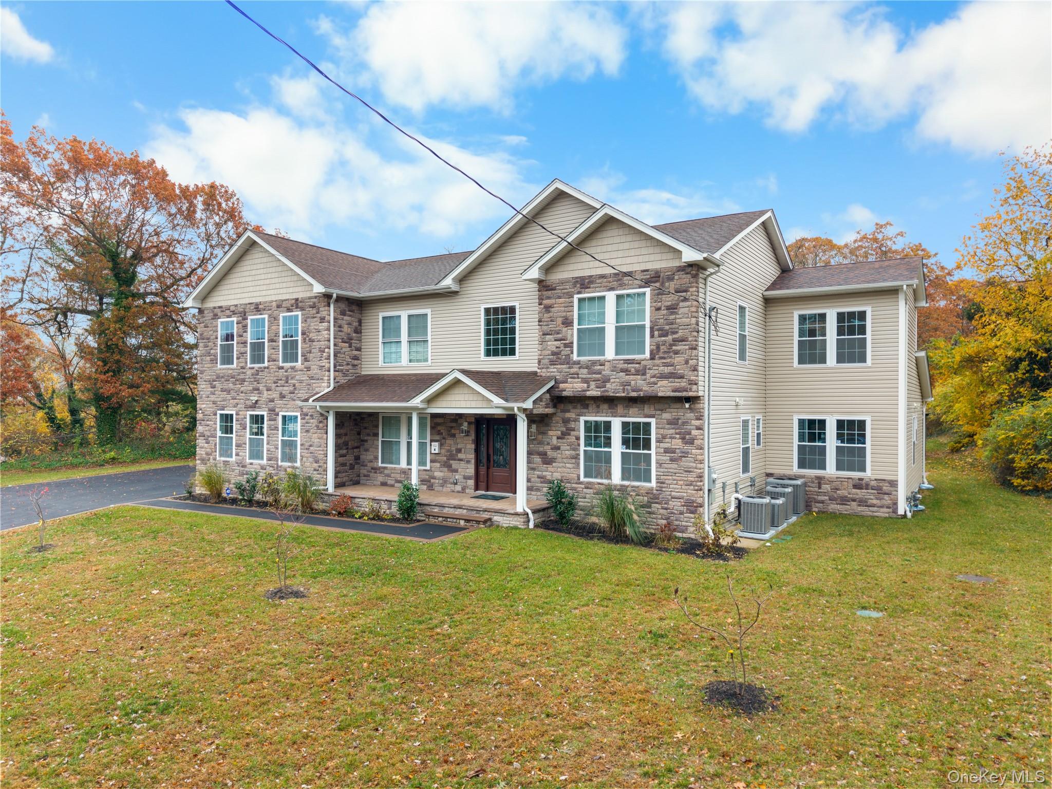 4 Coventry Court Wheatley Heights Wheatley Heights, NY 11798