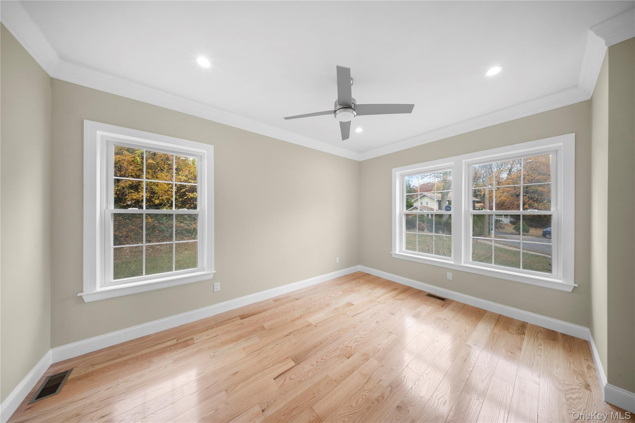 4 Coventry Court Wheatley Heights Wheatley Heights, NY 11798