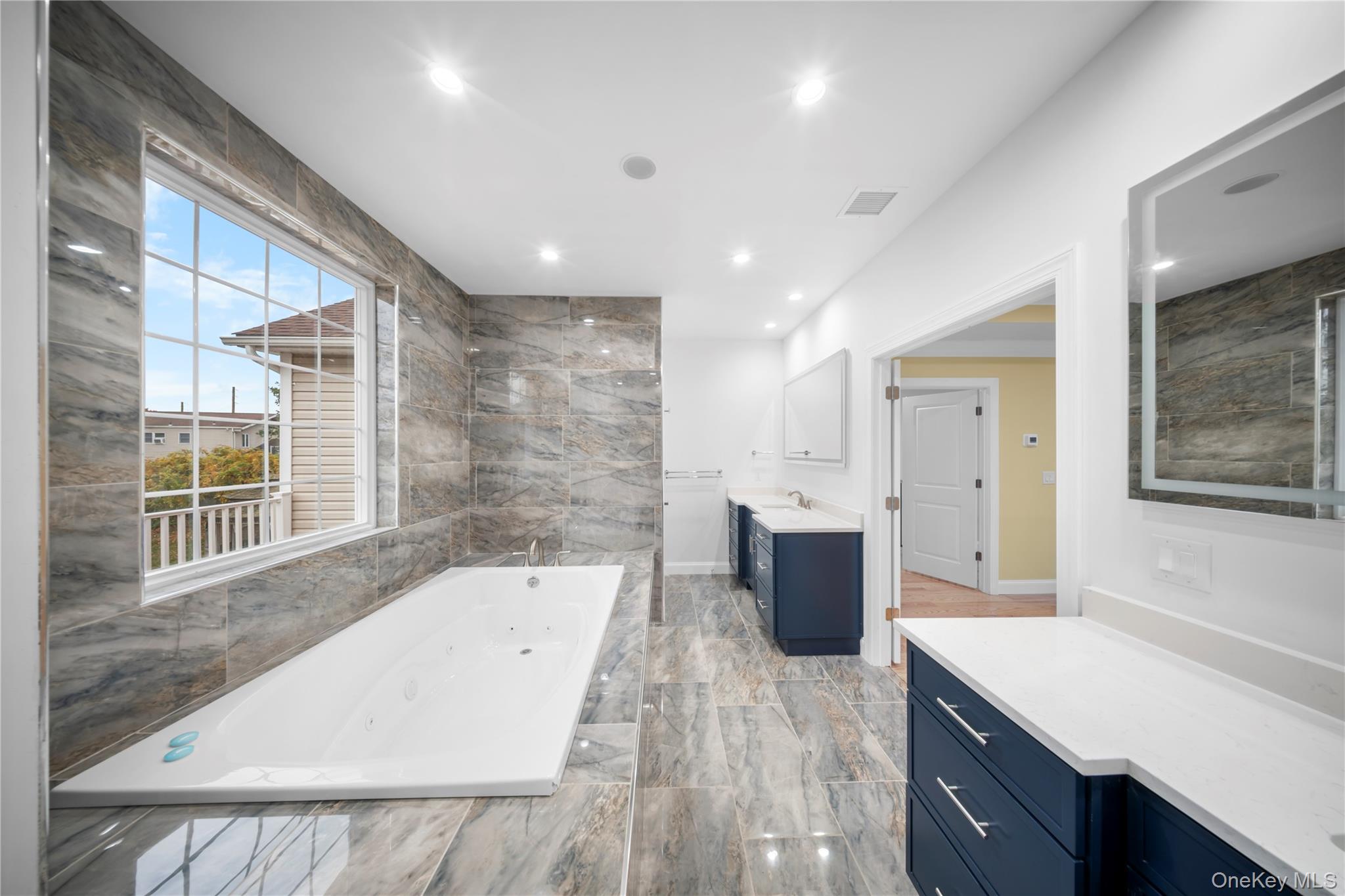 4 Coventry Court Wheatley Heights Wheatley Heights, NY 11798