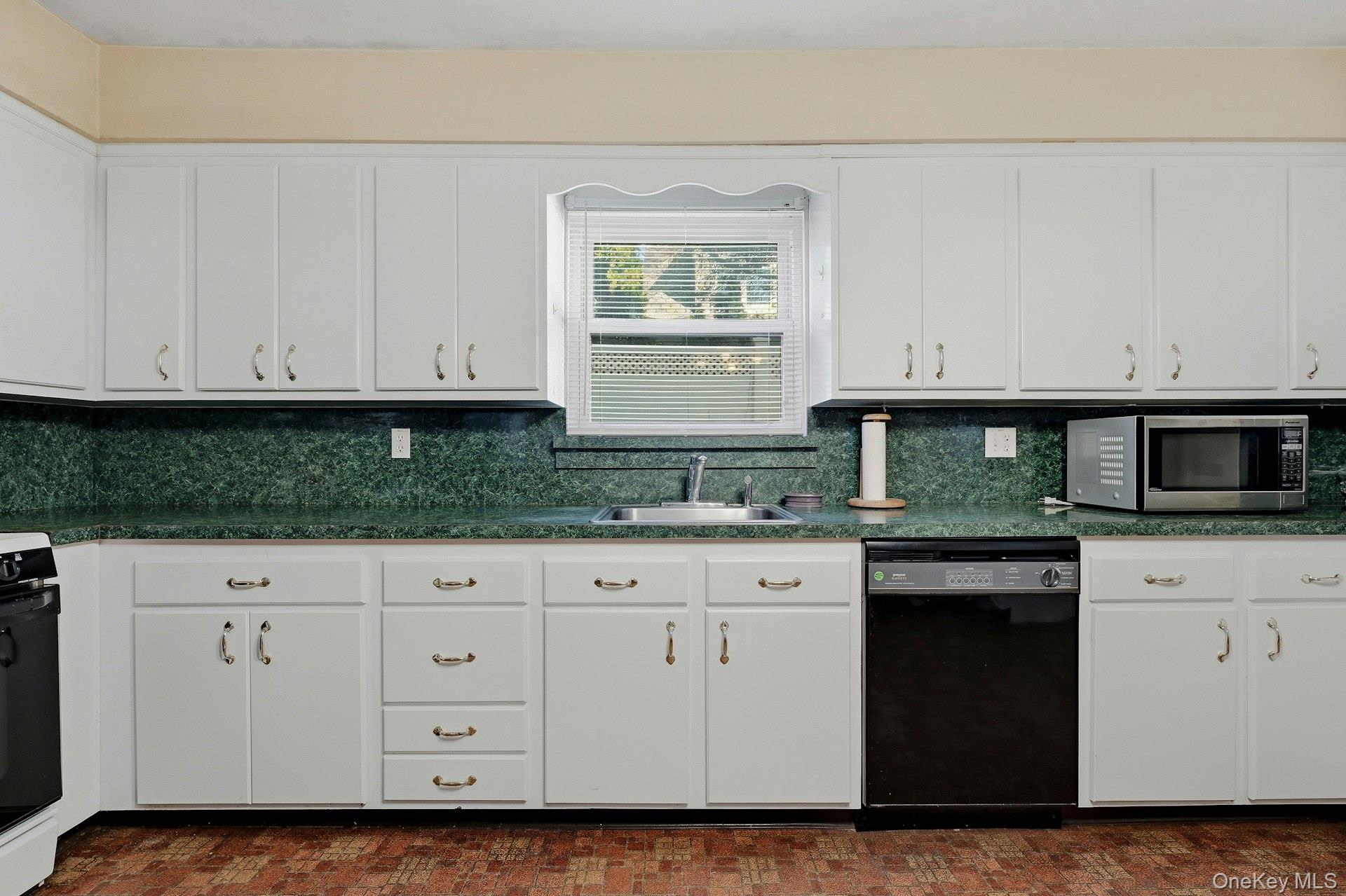 1 Hillcrest Road Port Washington Port Washington, NY 11050