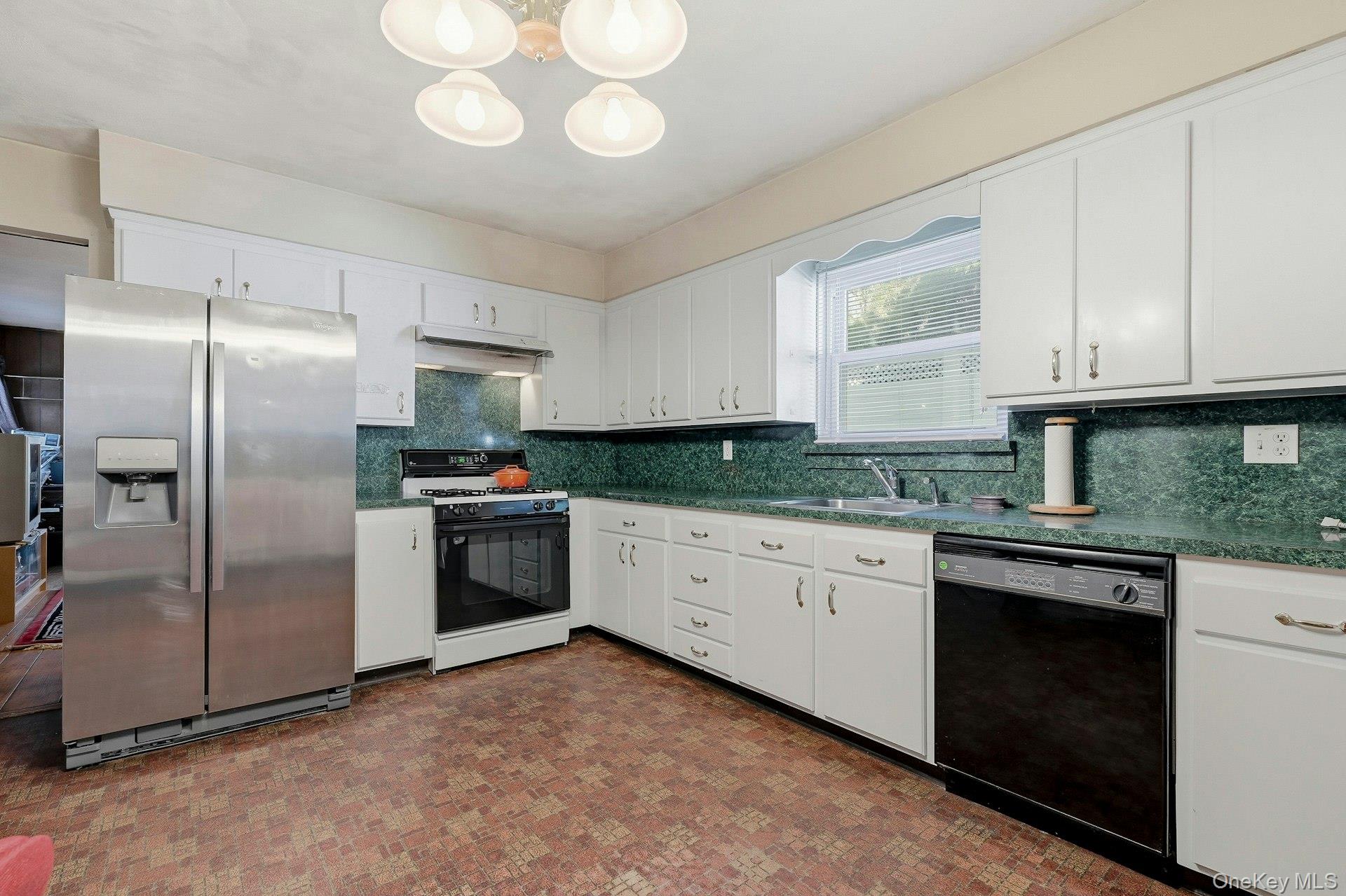 1 Hillcrest Road Port Washington Port Washington, NY 11050