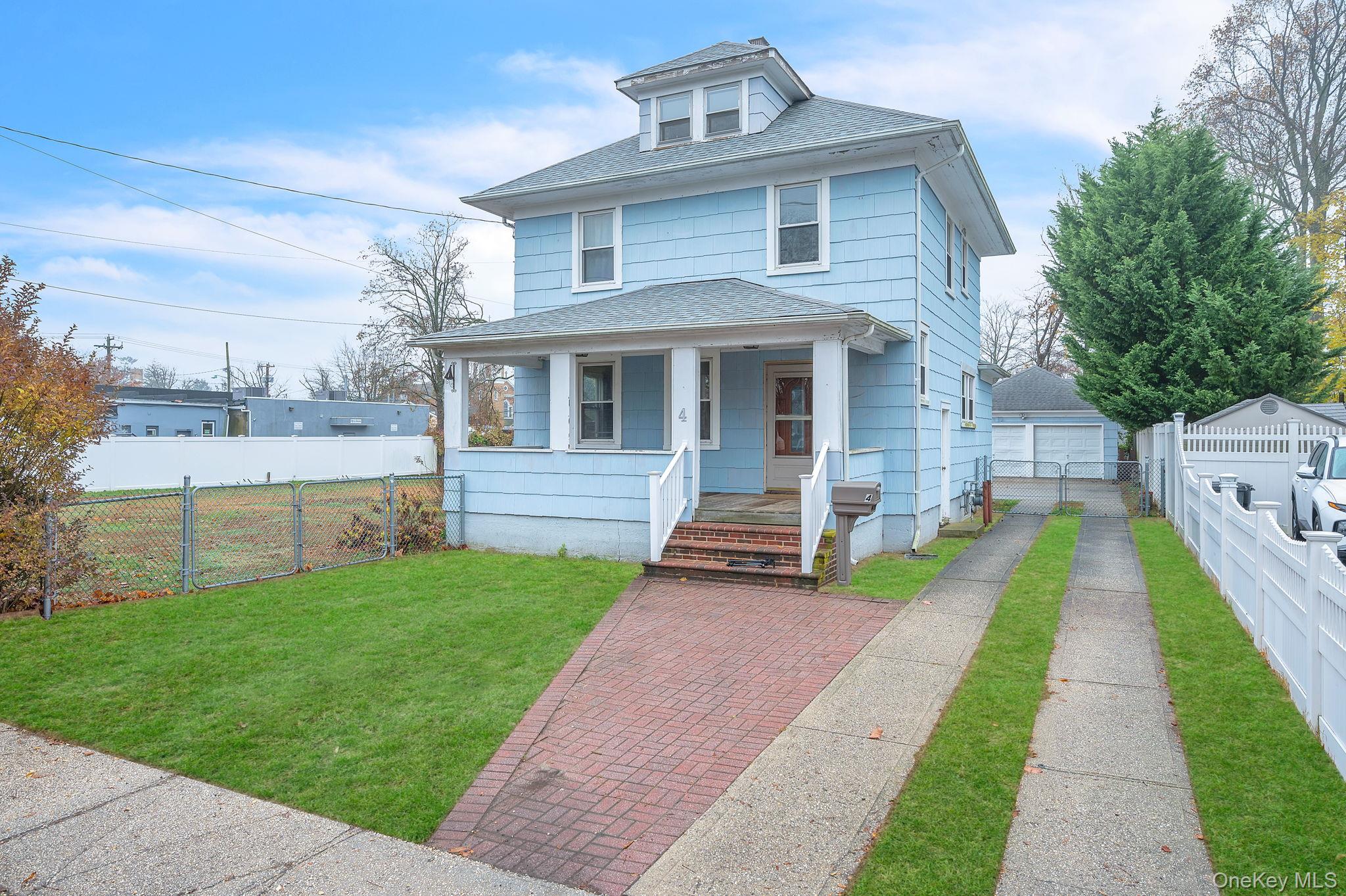 4 3rd Avenue East Islip East Islip, NY 11730