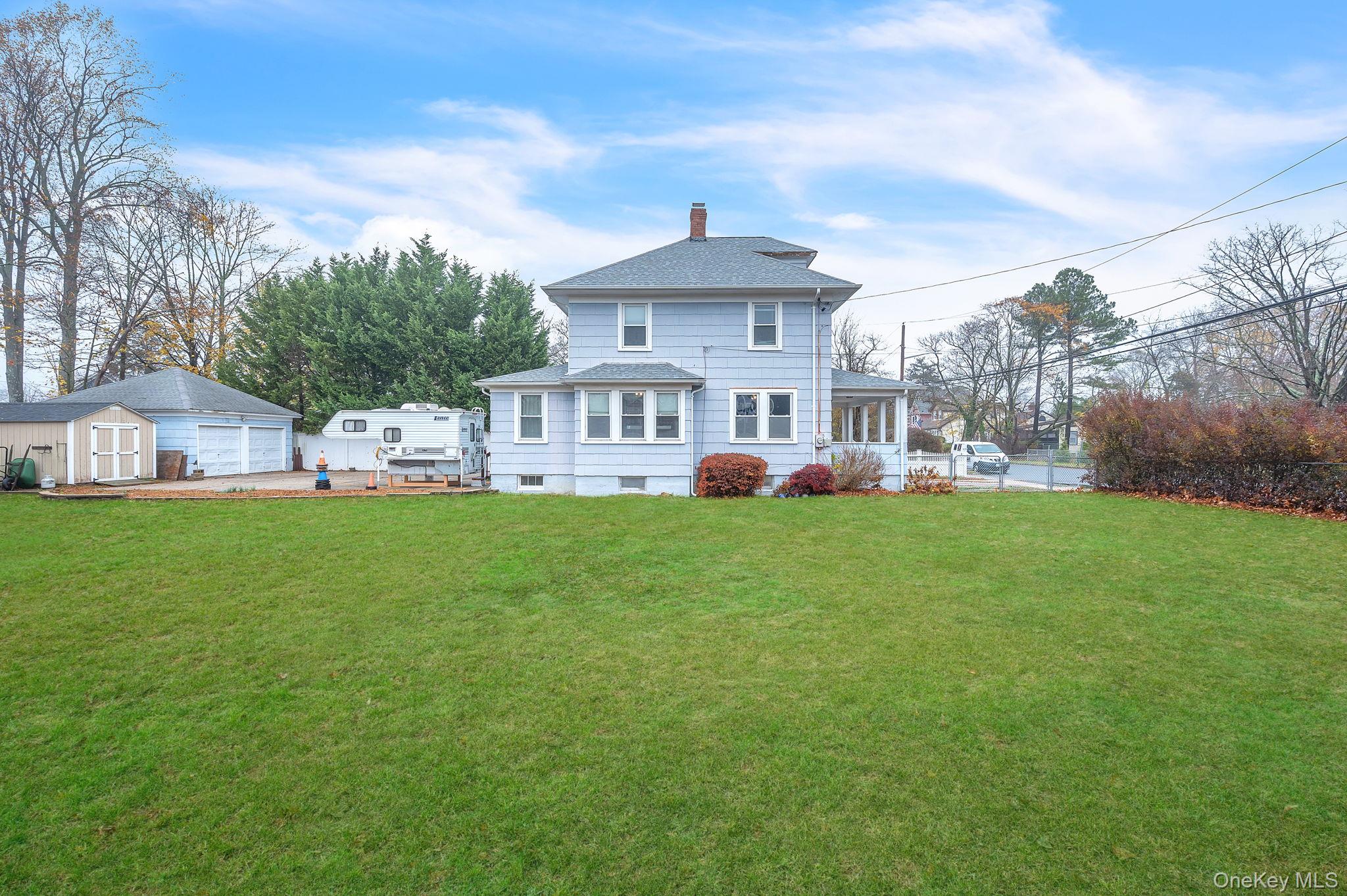 4 3rd Avenue East Islip East Islip, NY 11730