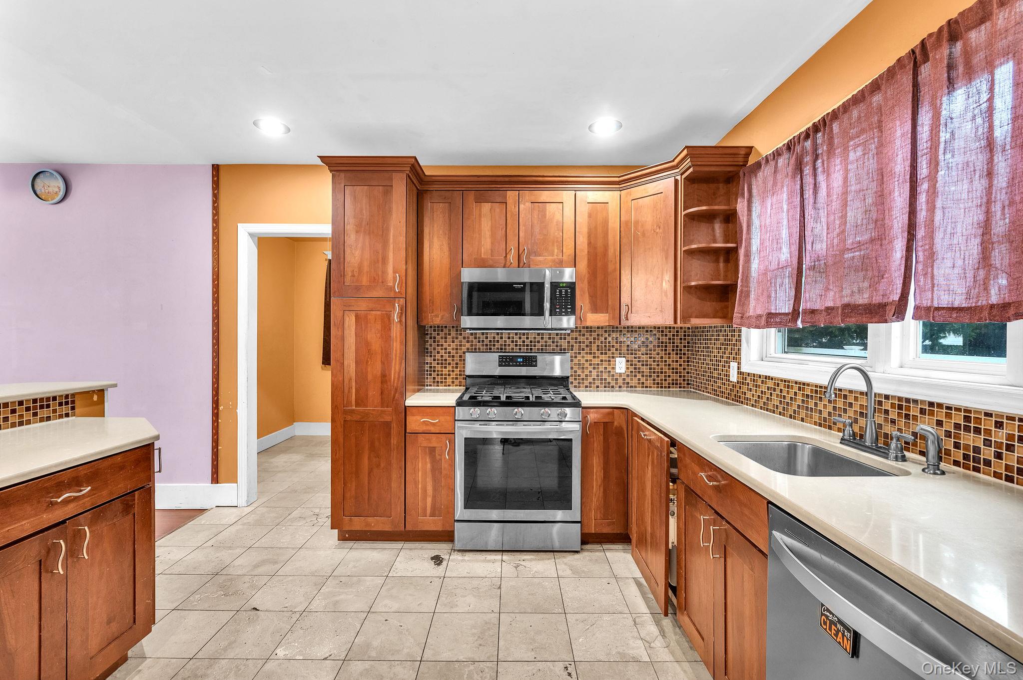 4 3rd Avenue East Islip East Islip, NY 11730