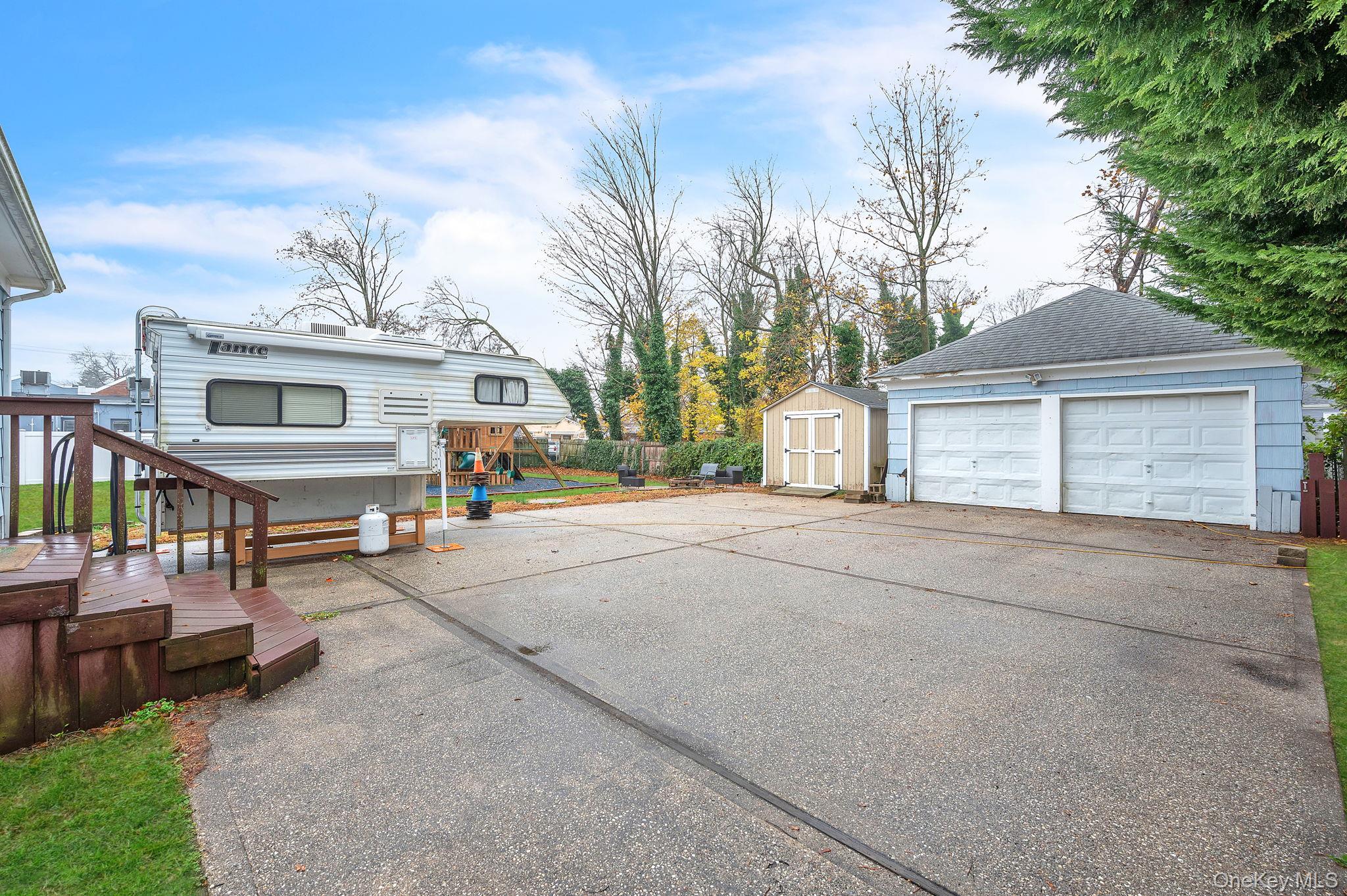 4 3rd Avenue East Islip East Islip, NY 11730