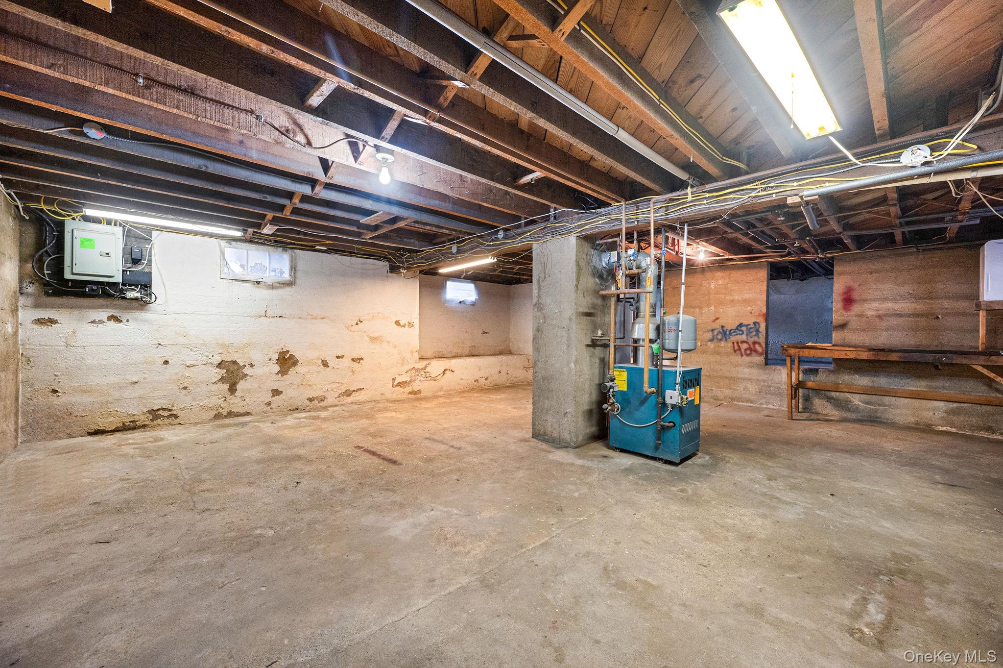 4 3rd Avenue East Islip East Islip, NY 11730