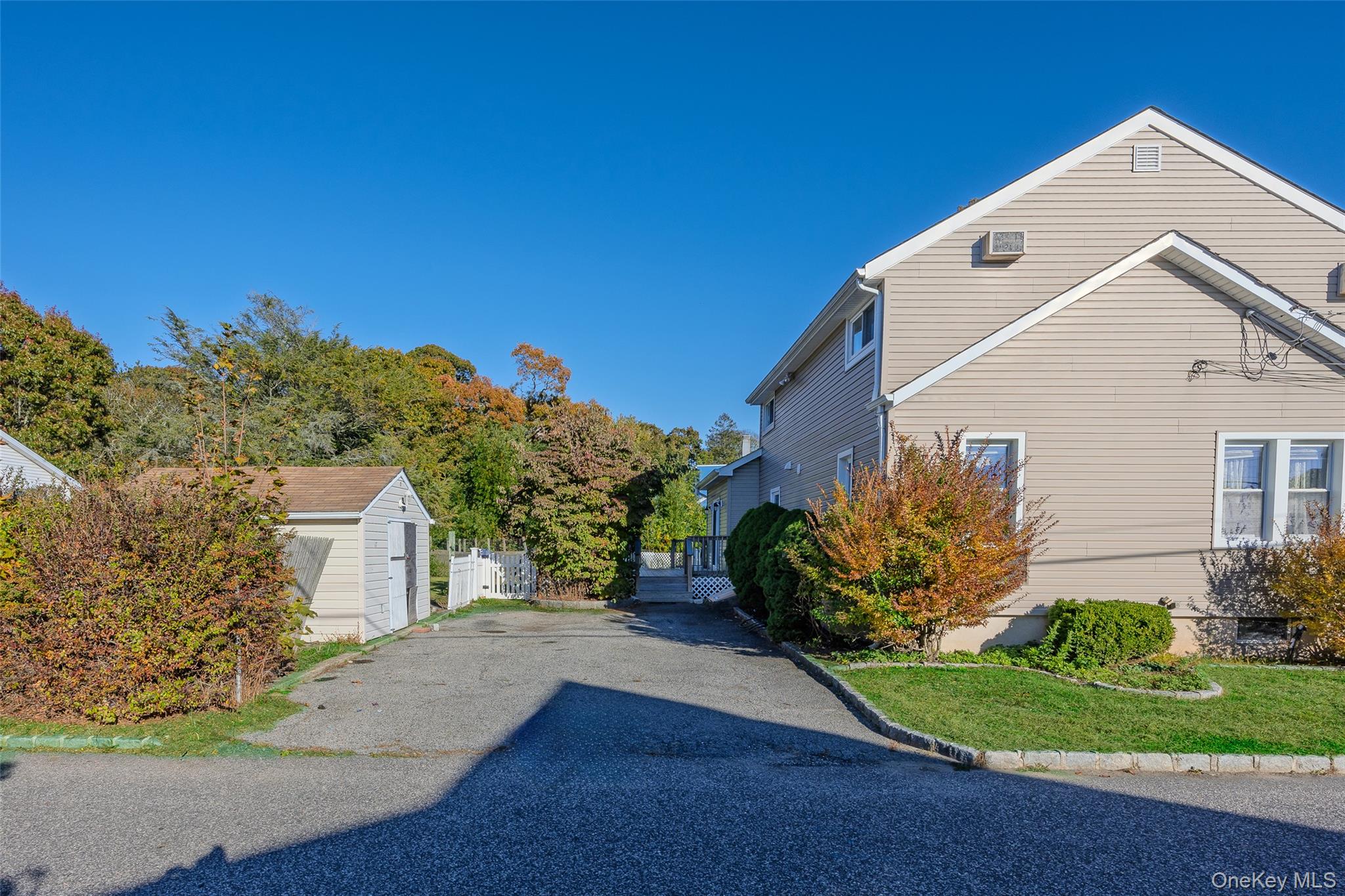 17 Andrew Avenue Islip Terrace Islip Terrace, NY 11752