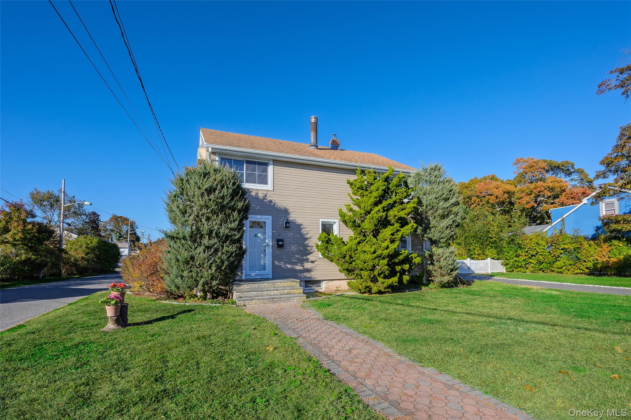 17 Andrew Avenue Islip Terrace Islip Terrace, NY 11752