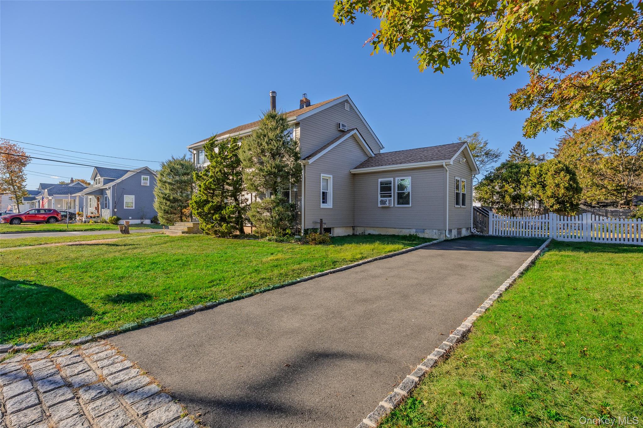 17 Andrew Avenue Islip Terrace Islip Terrace, NY 11752