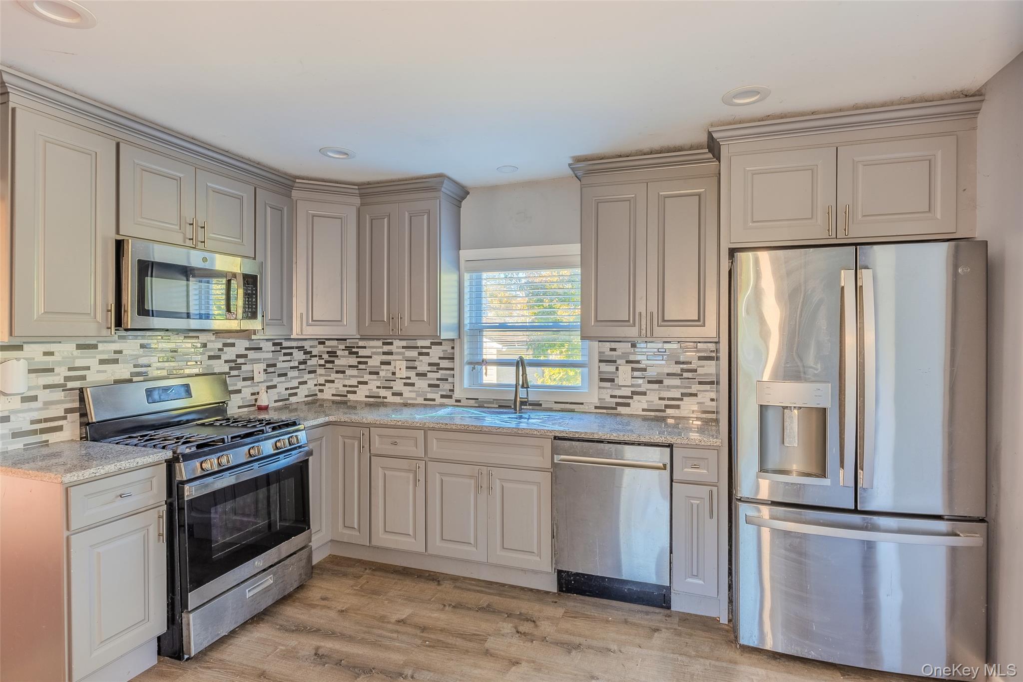 17 Andrew Avenue Islip Terrace Islip Terrace, NY 11752