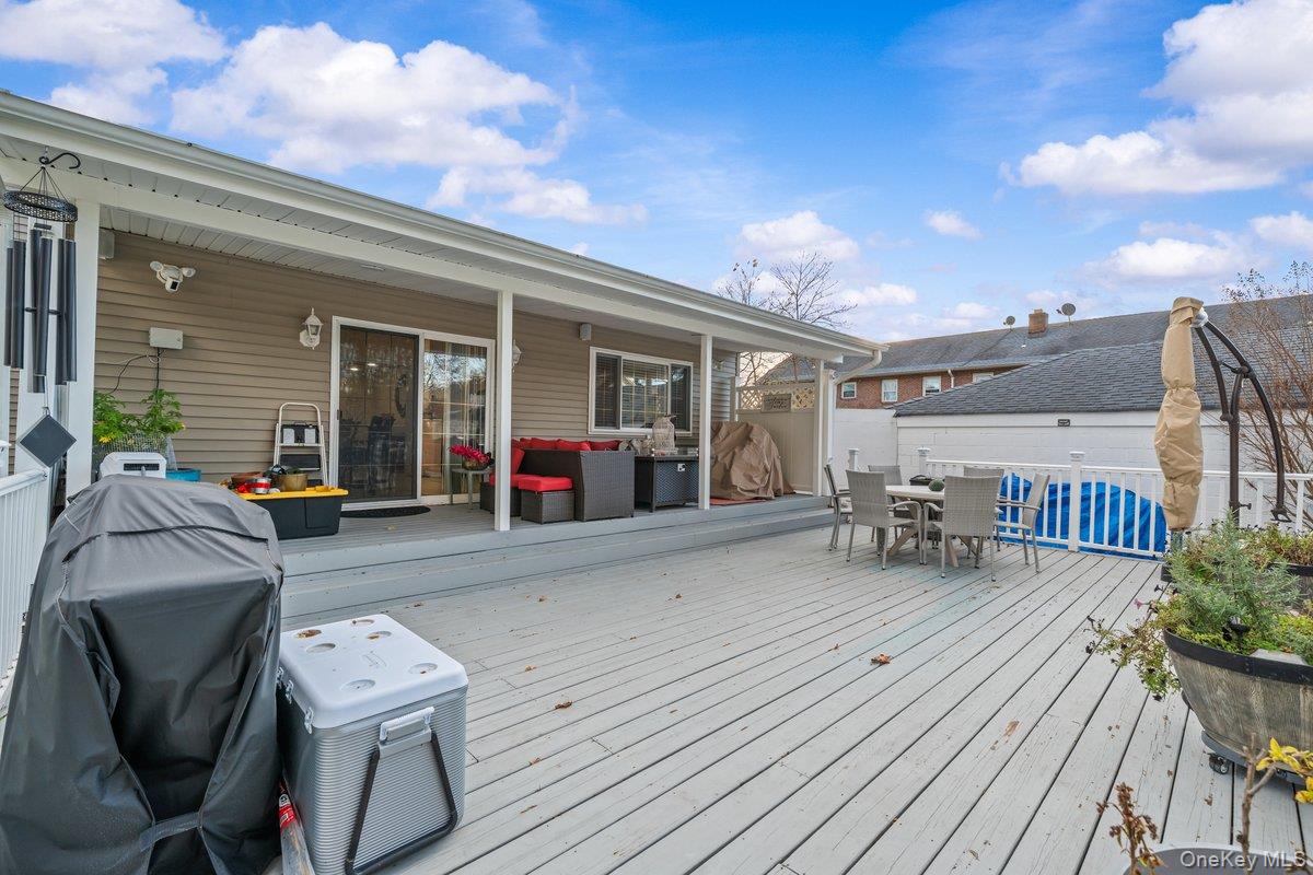 26 West 11th Street Huntington Station, NY 11746