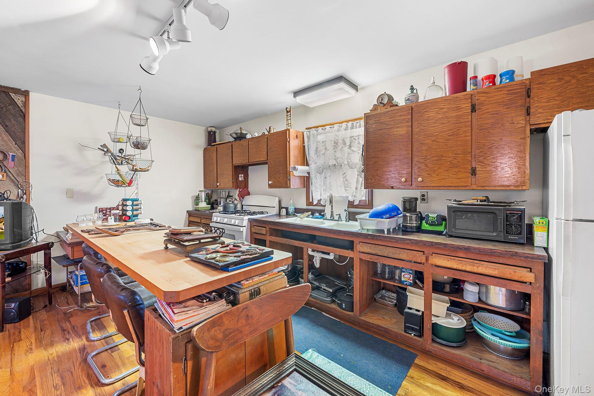 290 Ridge Road Out of NYC Goshen, NY 10916