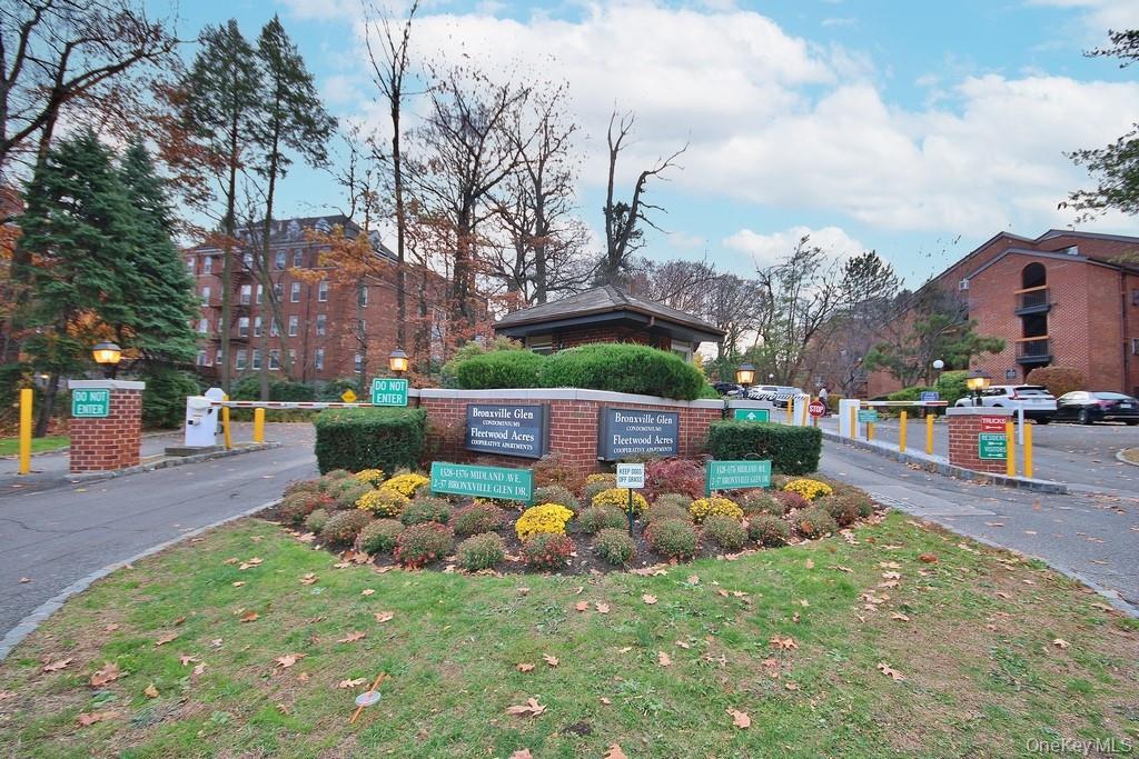 1374 Midland Avenue 101 Bronxville Bronxville, NY 10708