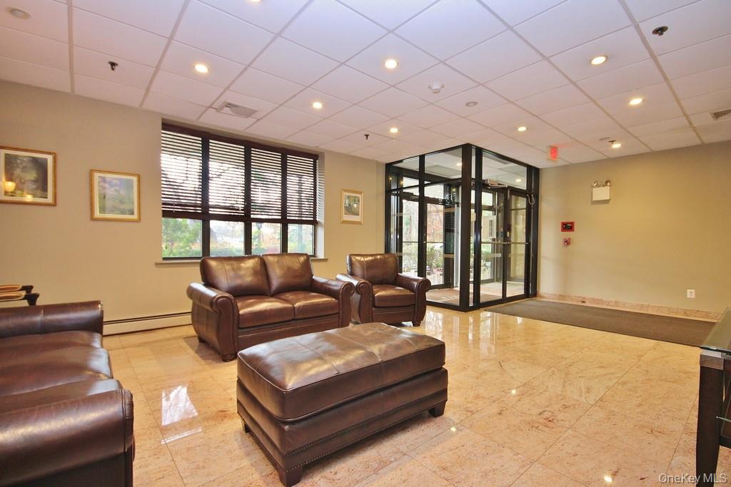 1374 Midland Avenue 101 Bronxville Bronxville, NY 10708