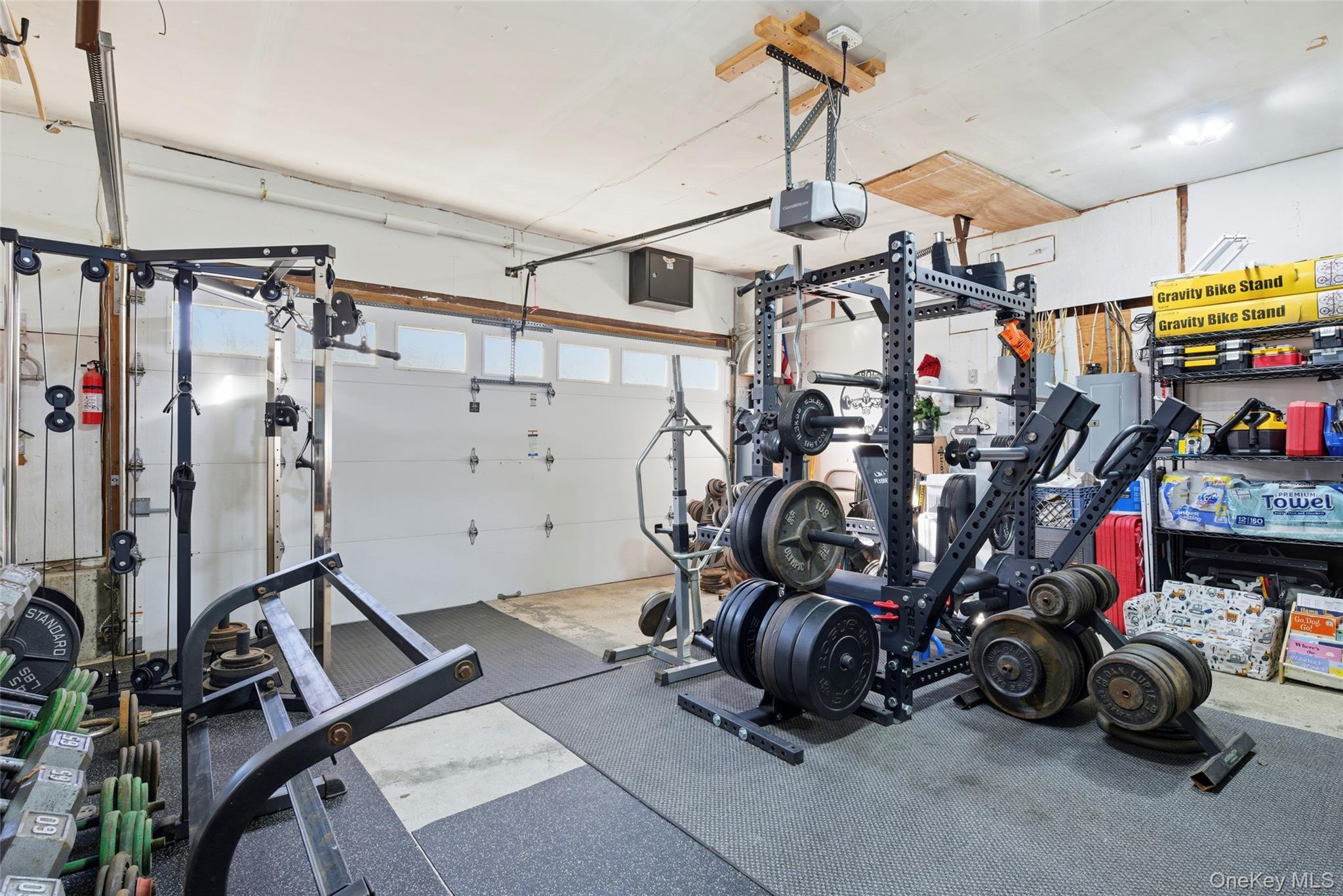 33 Urban Drive Selden Selden, NY 11784