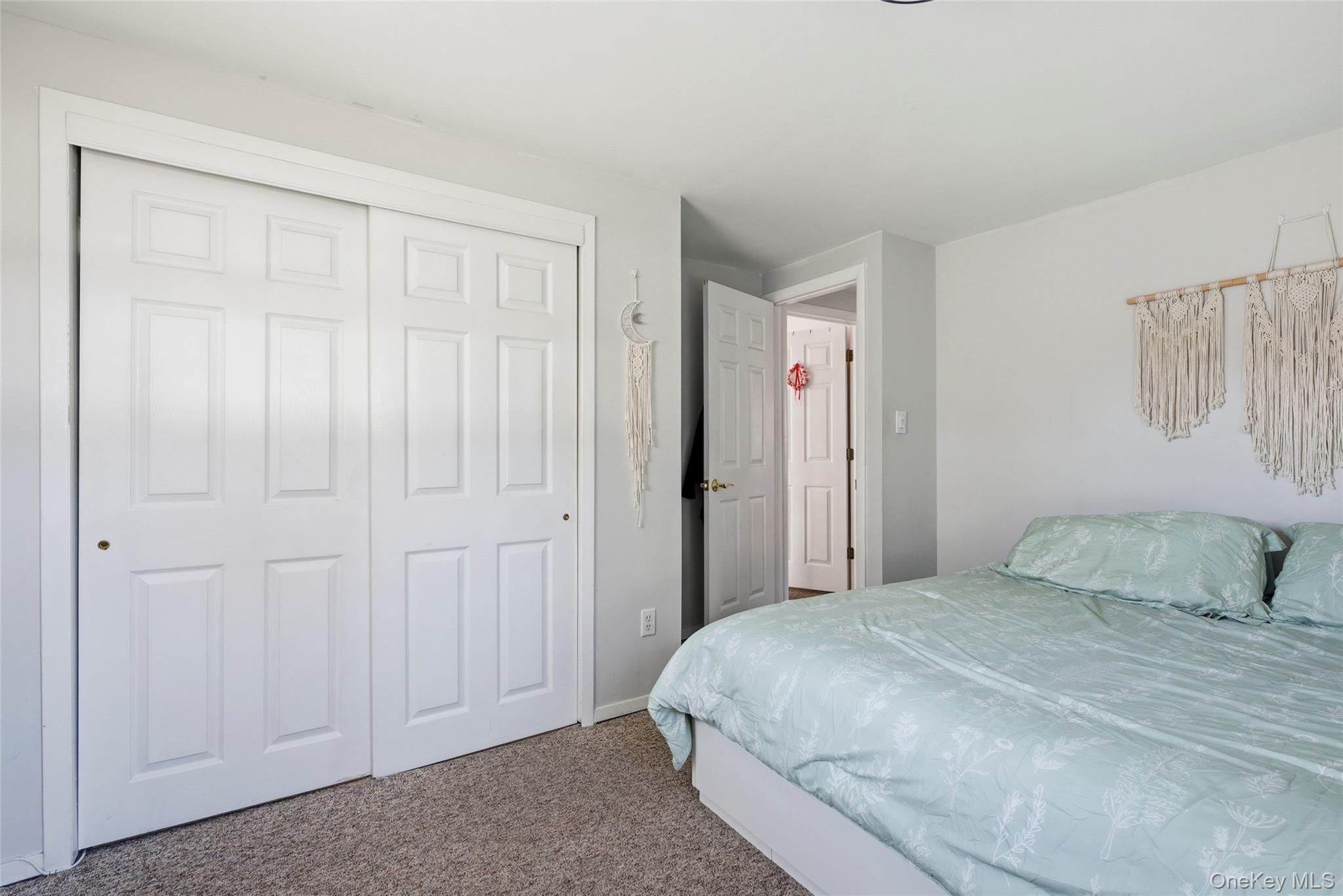 33 Urban Drive Selden Selden, NY 11784