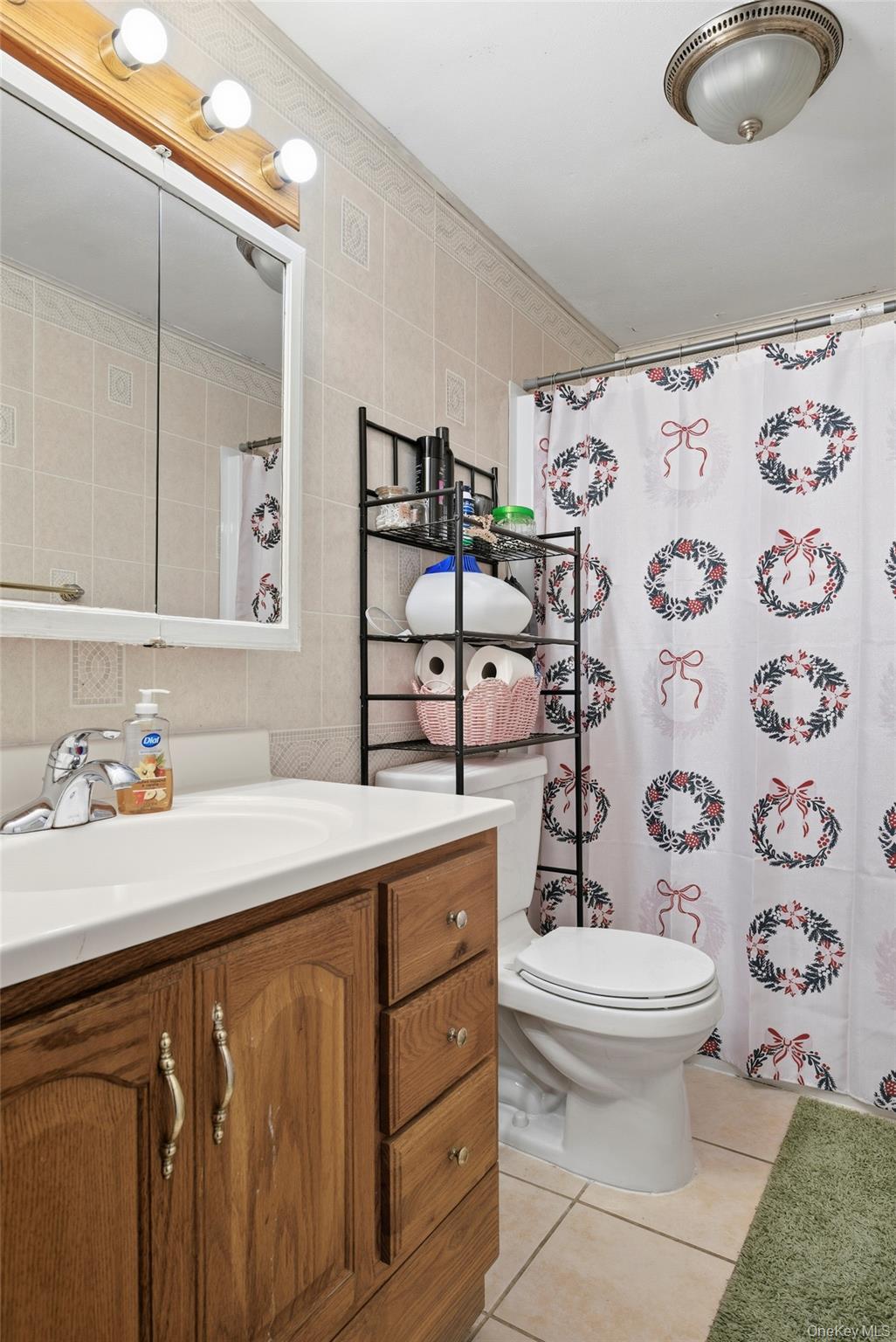 33 Urban Drive Selden Selden, NY 11784