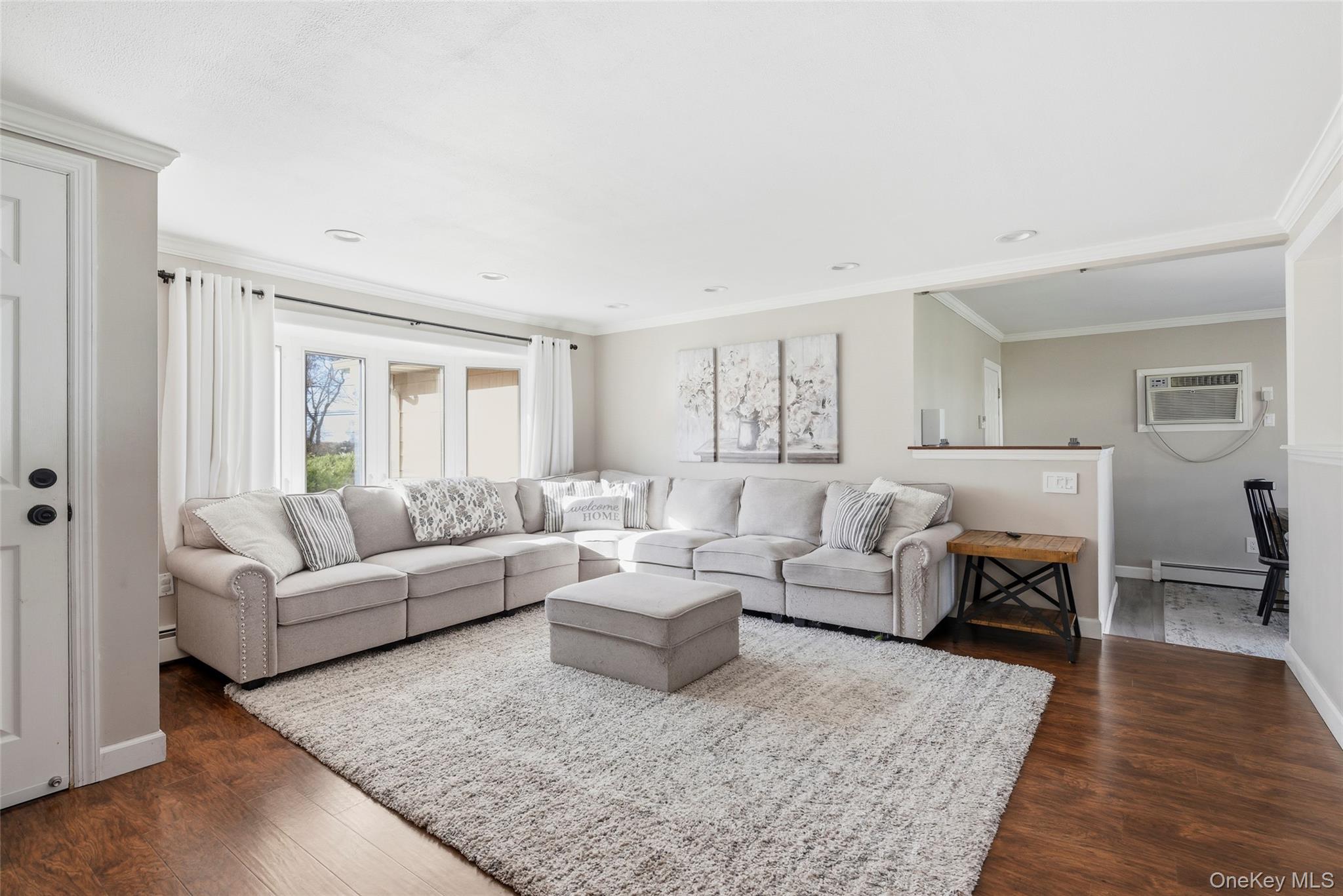 33 Urban Drive Selden Selden, NY 11784