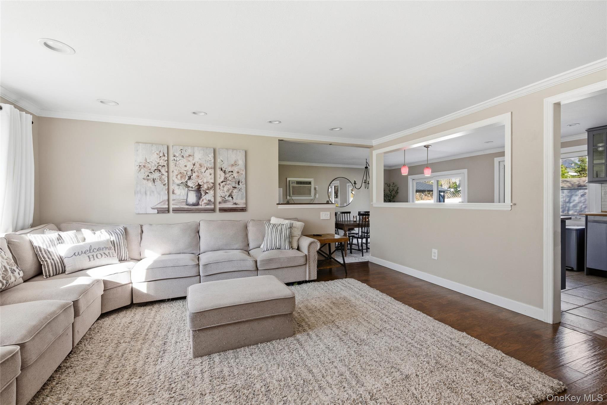 33 Urban Drive Selden Selden, NY 11784