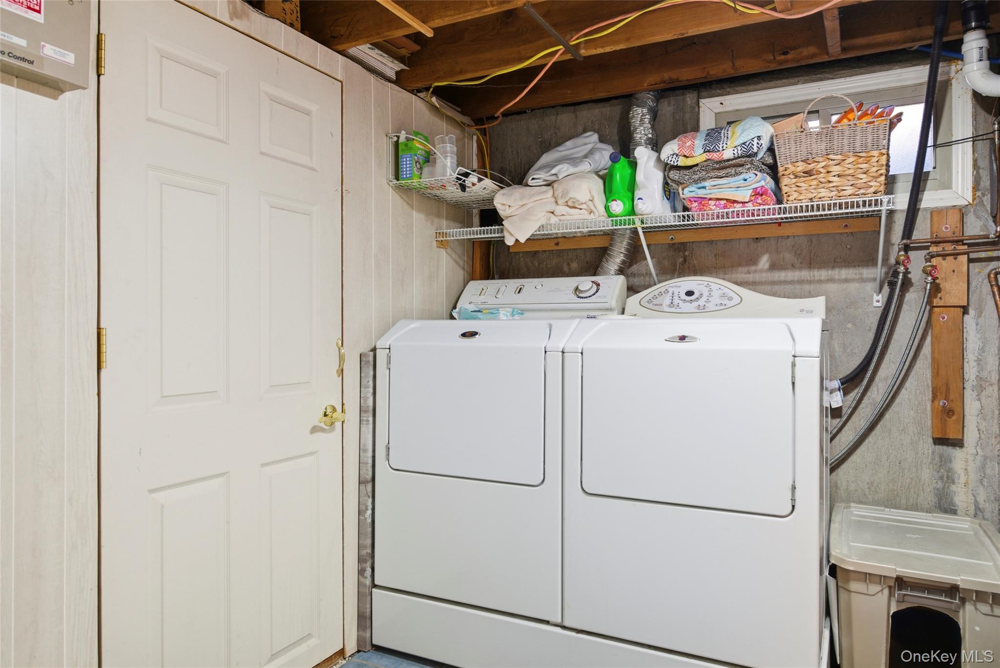 33 Urban Drive Selden Selden, NY 11784