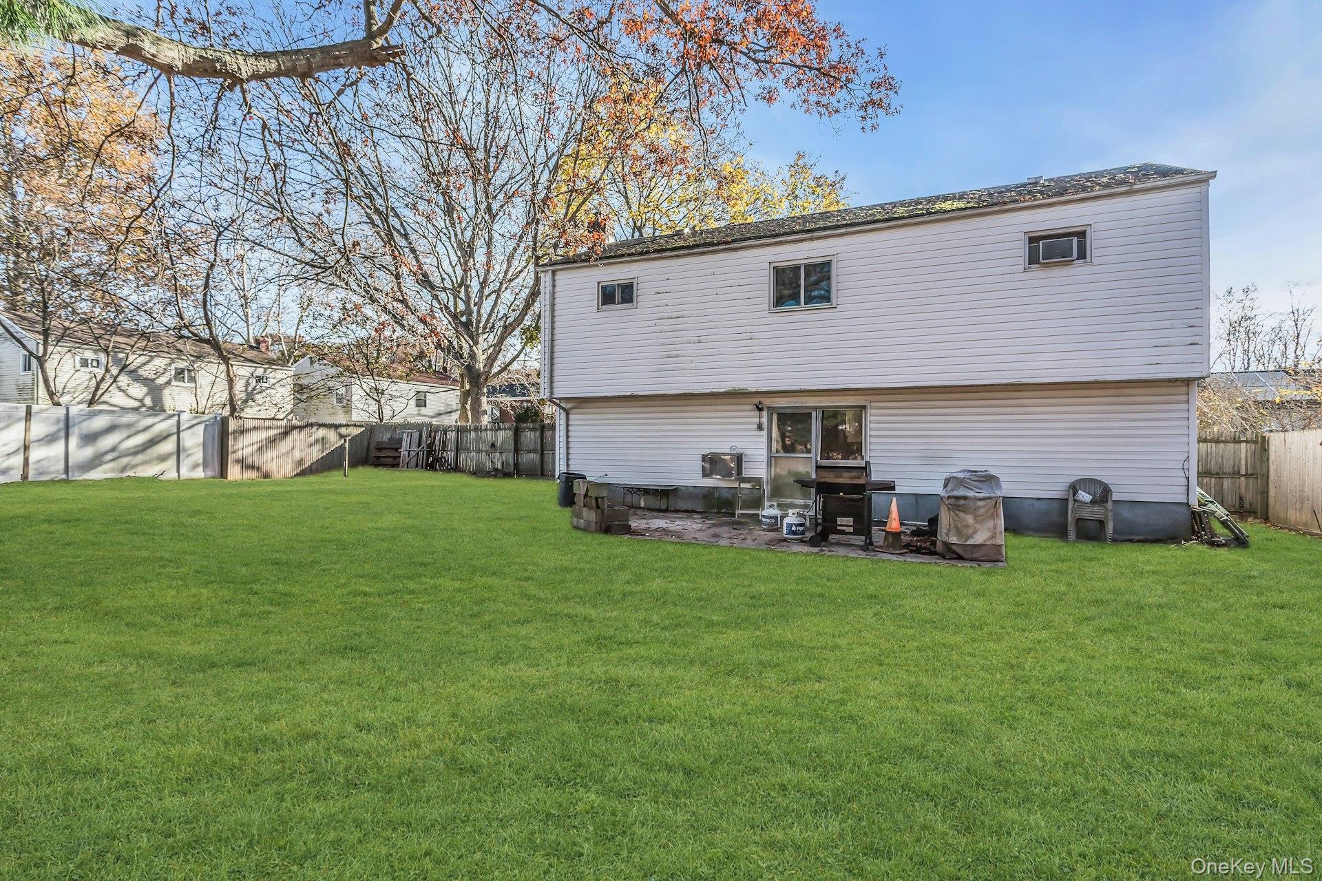 25 Stillwell Street Huntington Huntington, NY 11743