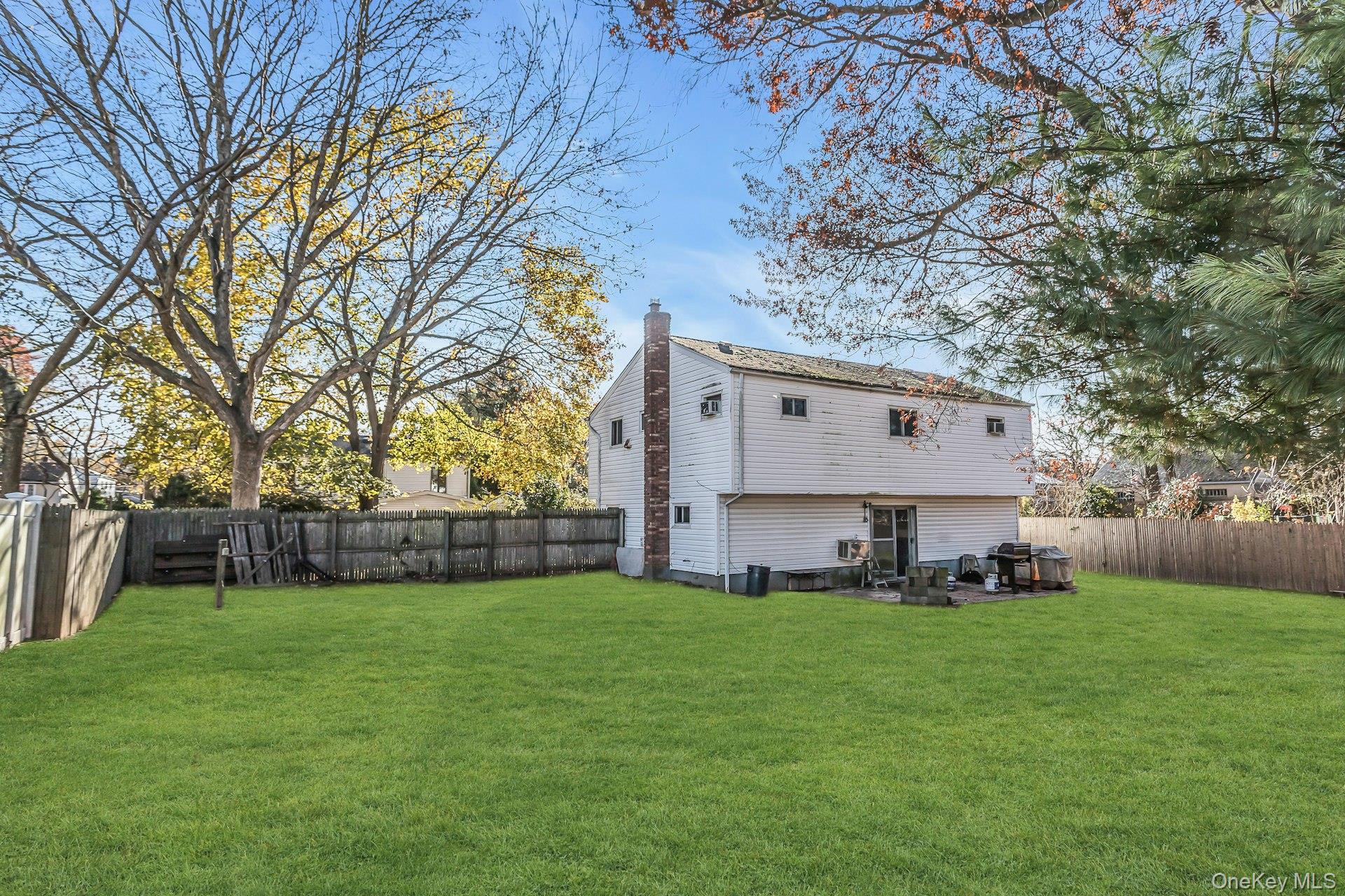 25 Stillwell Street Huntington Huntington, NY 11743