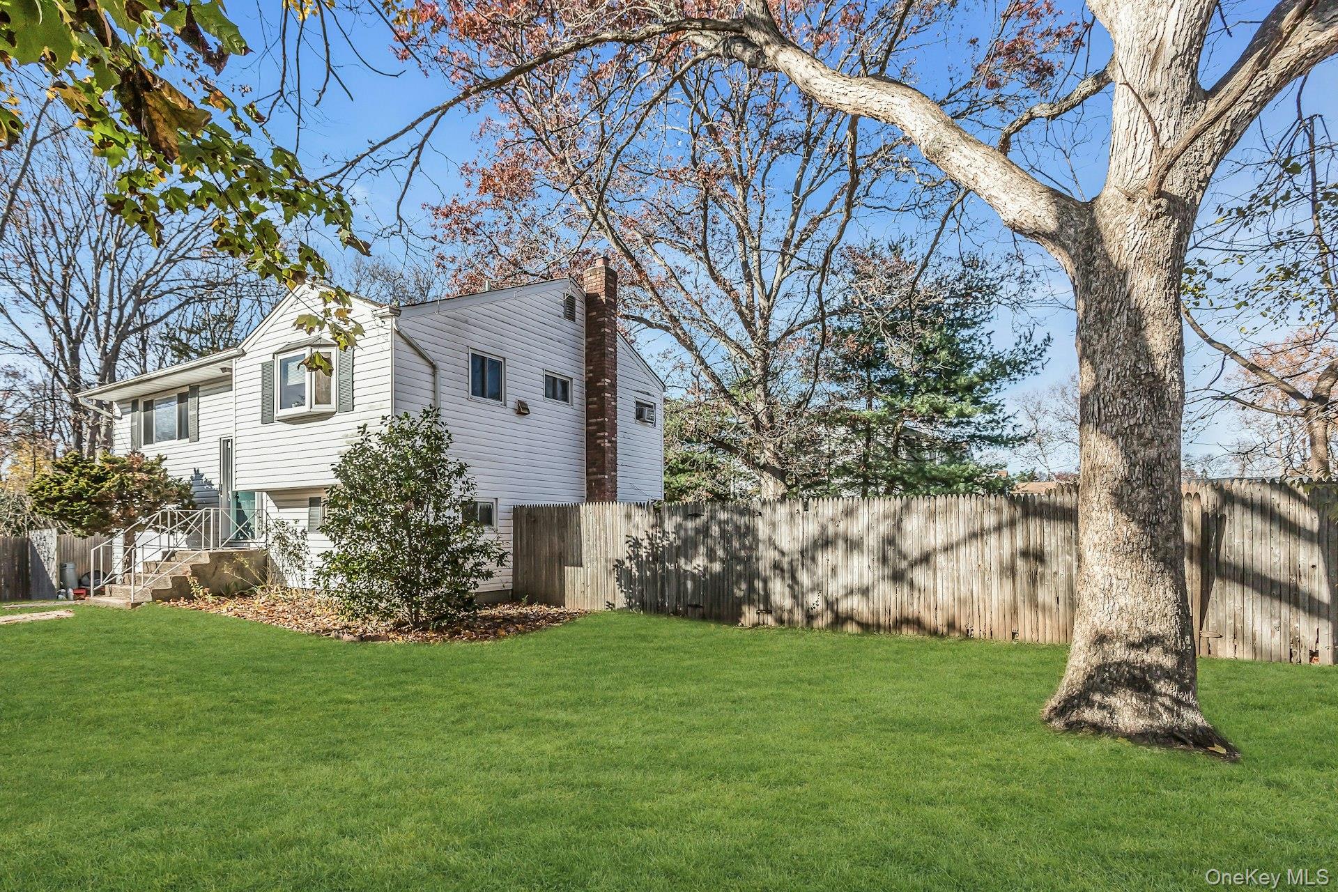 25 Stillwell Street Huntington Huntington, NY 11743