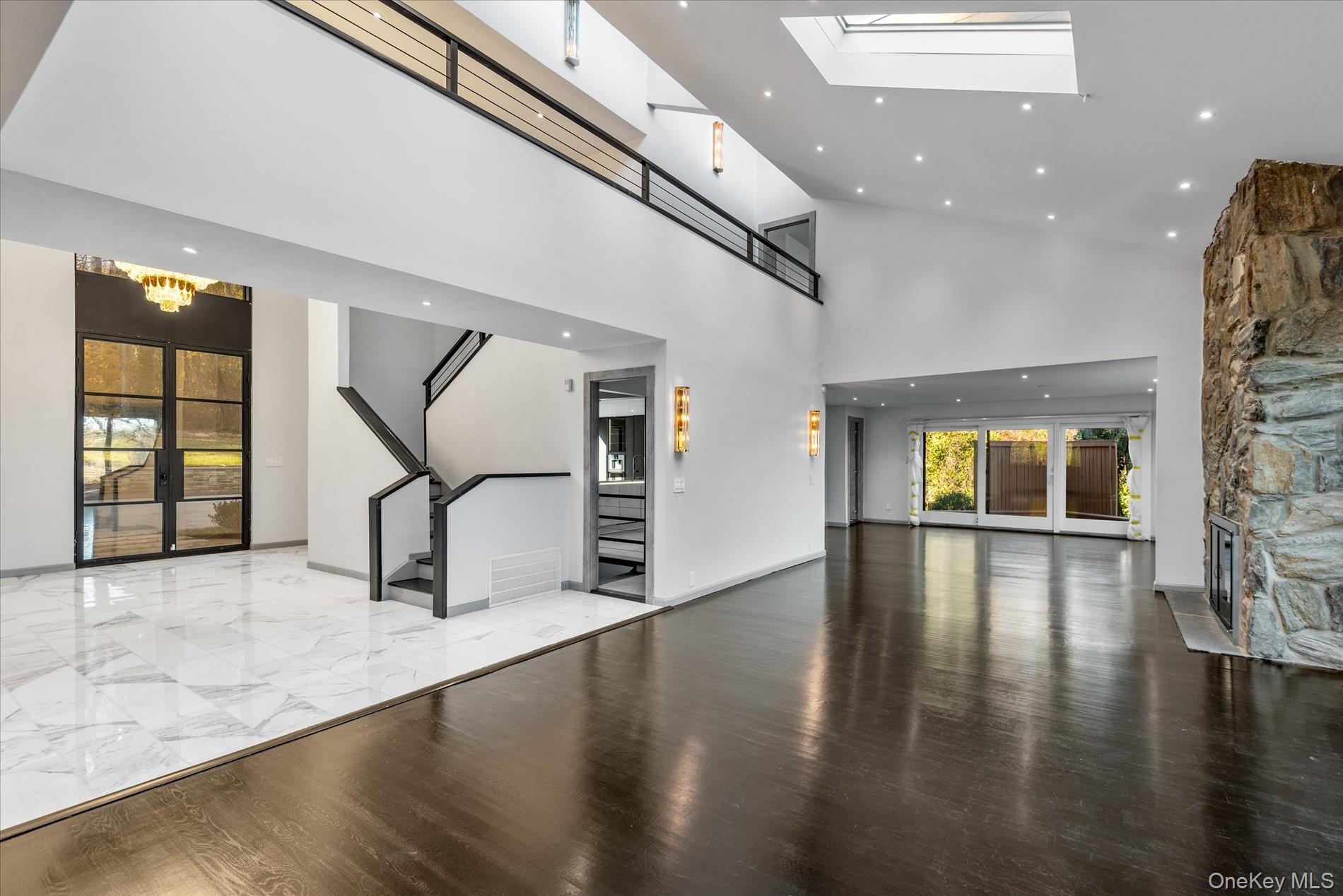 369 East Shore Road Great Neck Great Neck, NY 11024